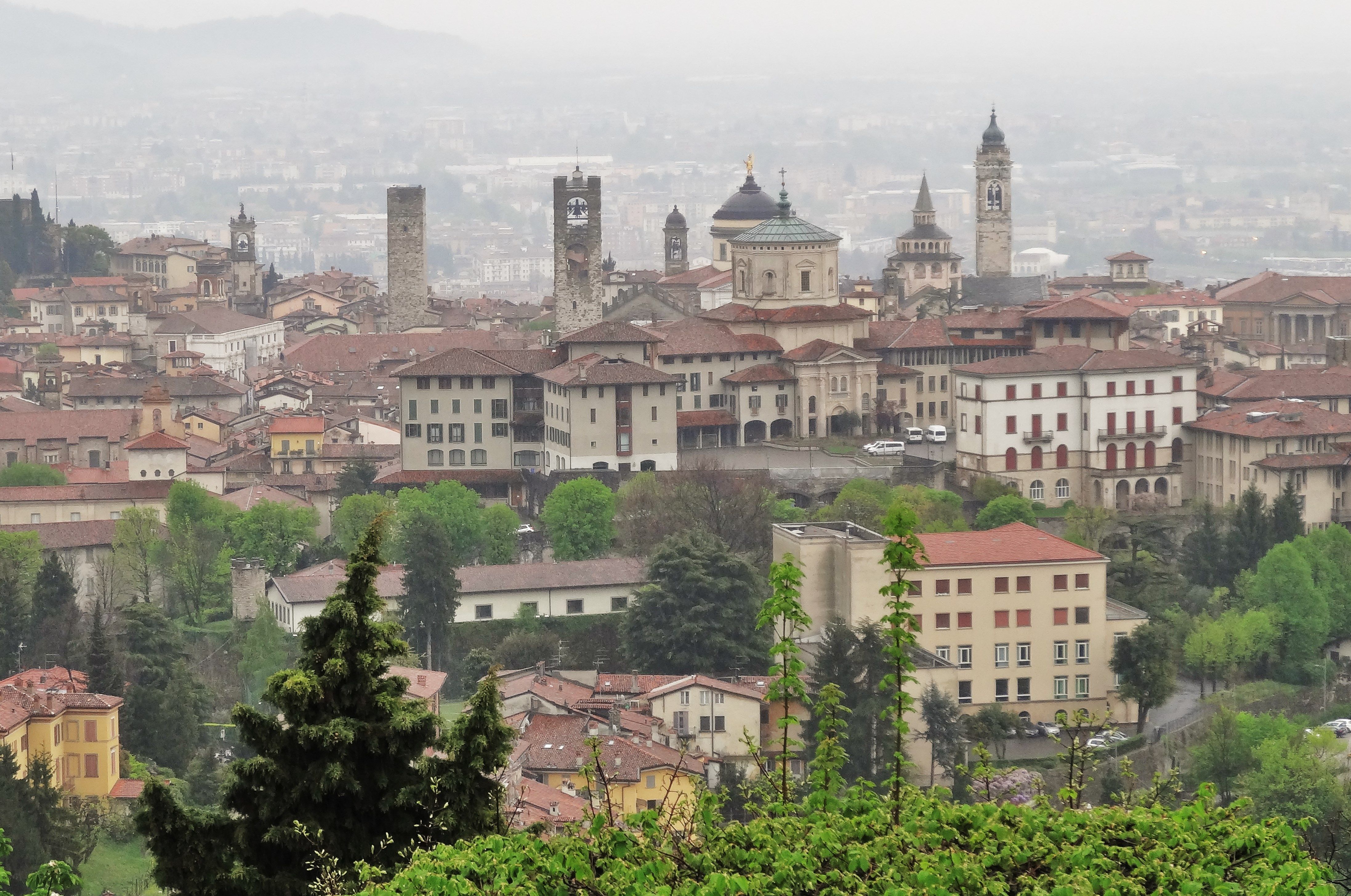 4388x2912 Bergamo Città