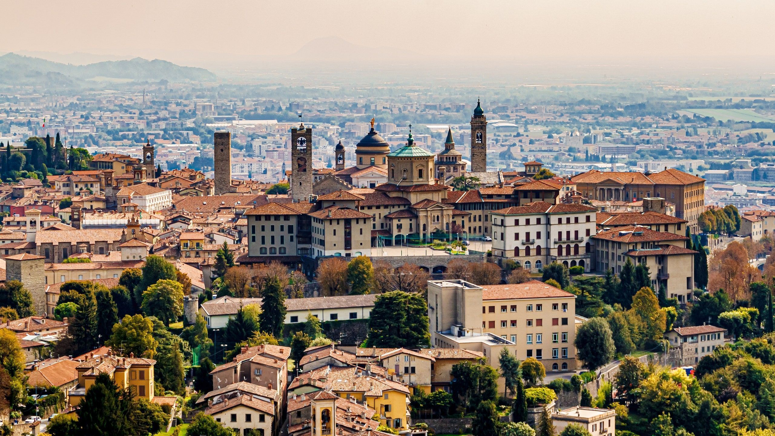2560x1440 A Local's Guide to Bergamo, Italy. Condé Nast Traveler