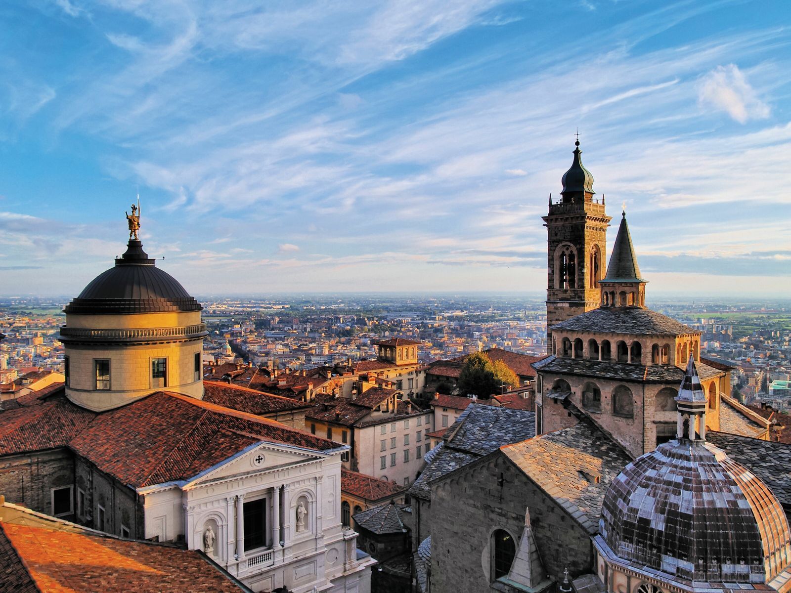 1600x1200 A city guide to Bergamo, Italy