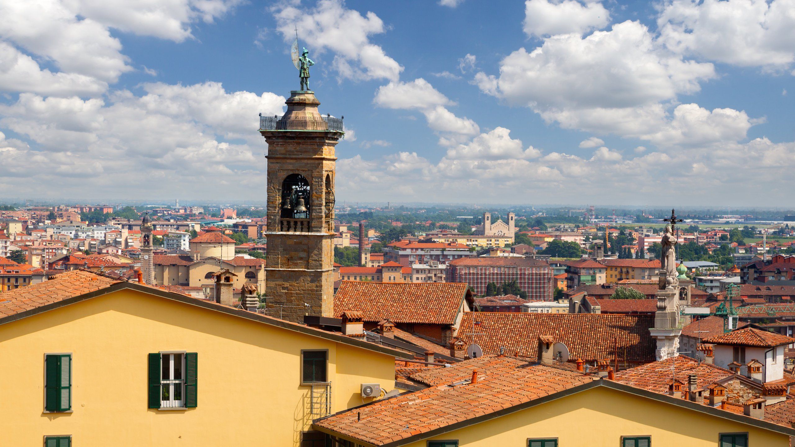 2560x1440 Visit Bergamo: 2023 Travel Guide for Bergamo, Lombardy