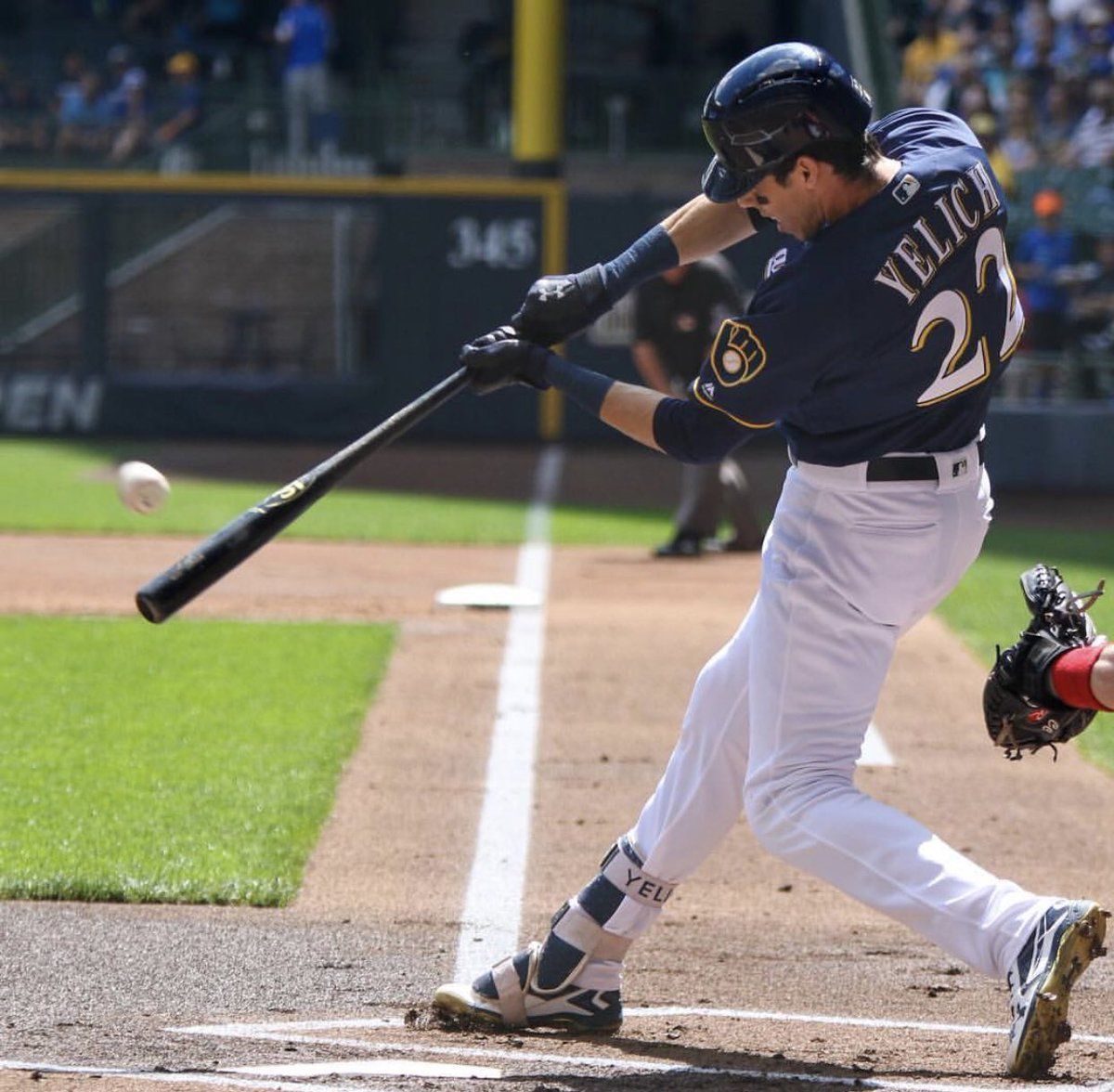 1200x1176 Louisville Slugger feels like just yesterday ChristianYelich was tearing up the stat sheets. We're still celebrating. RT for a chance to win an AUTOGRAPHED Christian Yelich #MLBPrime bat. #