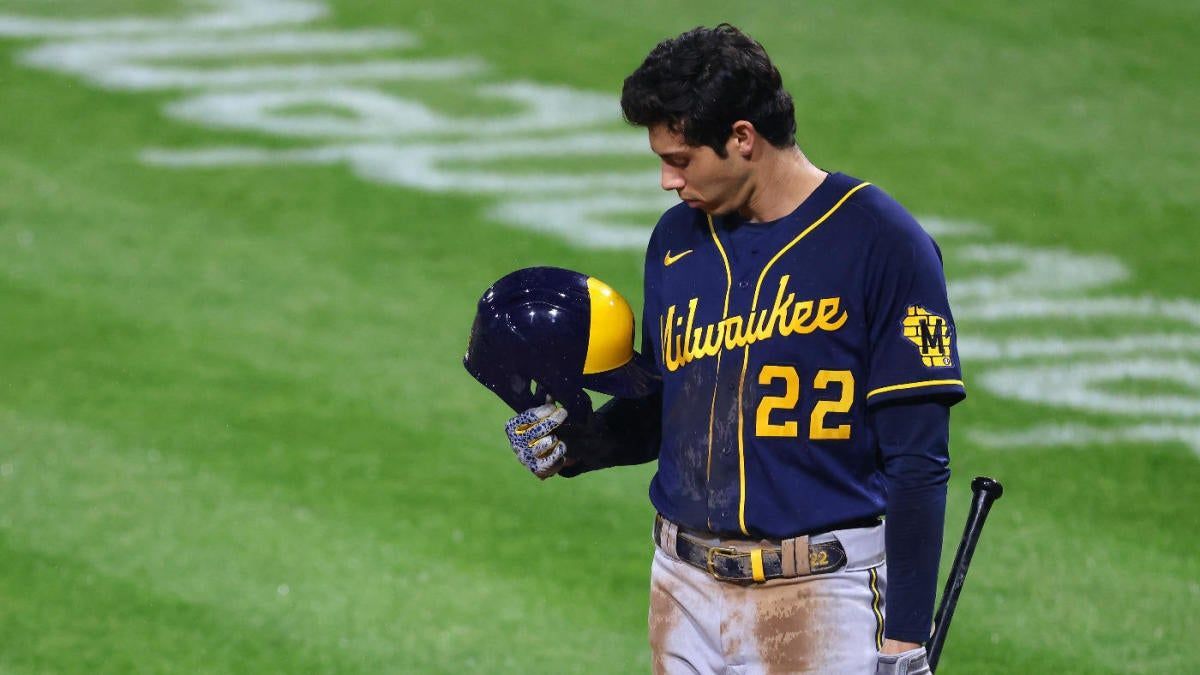 1200x675 Brewers' Christian Yelich returns to injured list after one game as mysterious back issue lingers