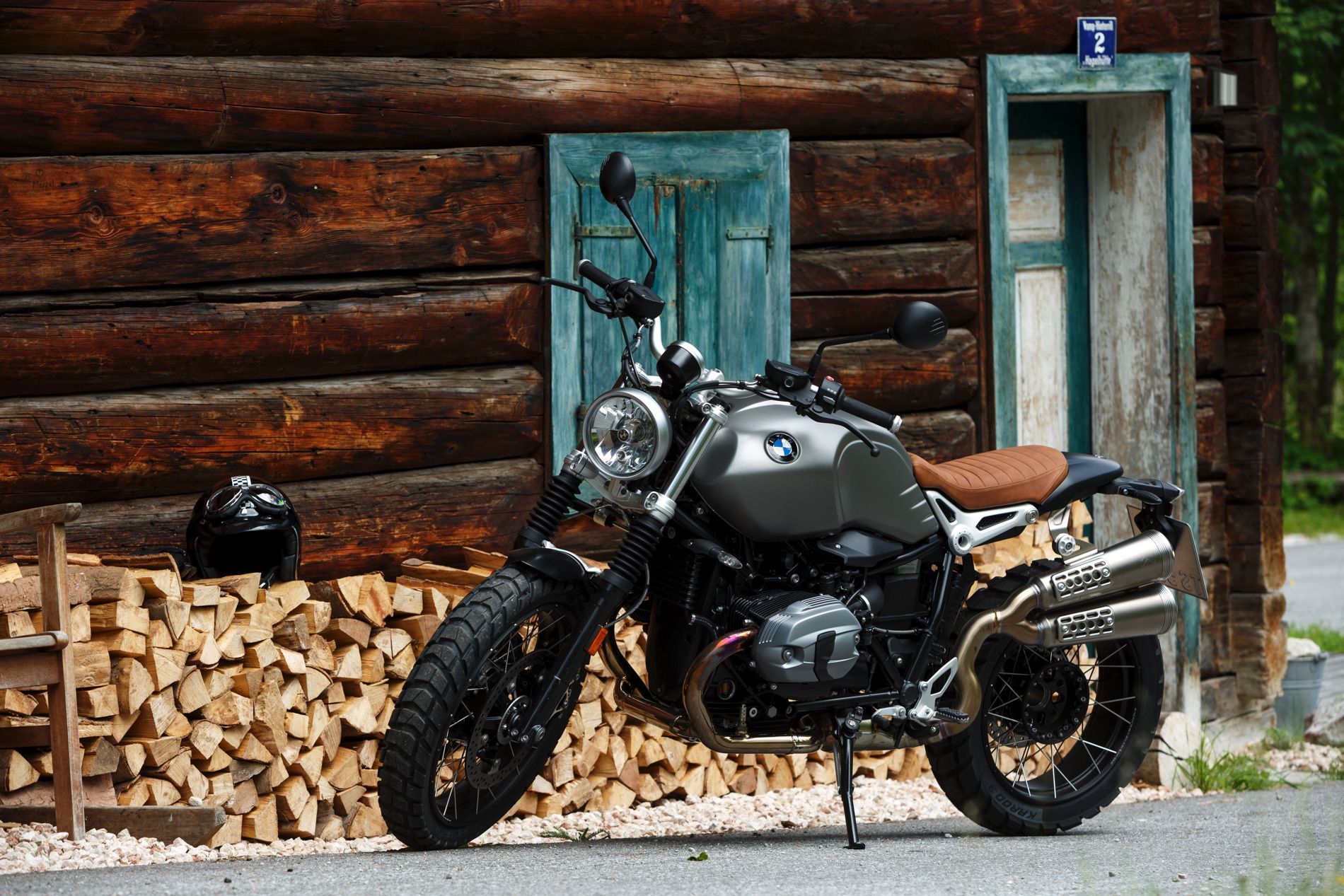 1900x1267 BMW R NineT Wallpaper