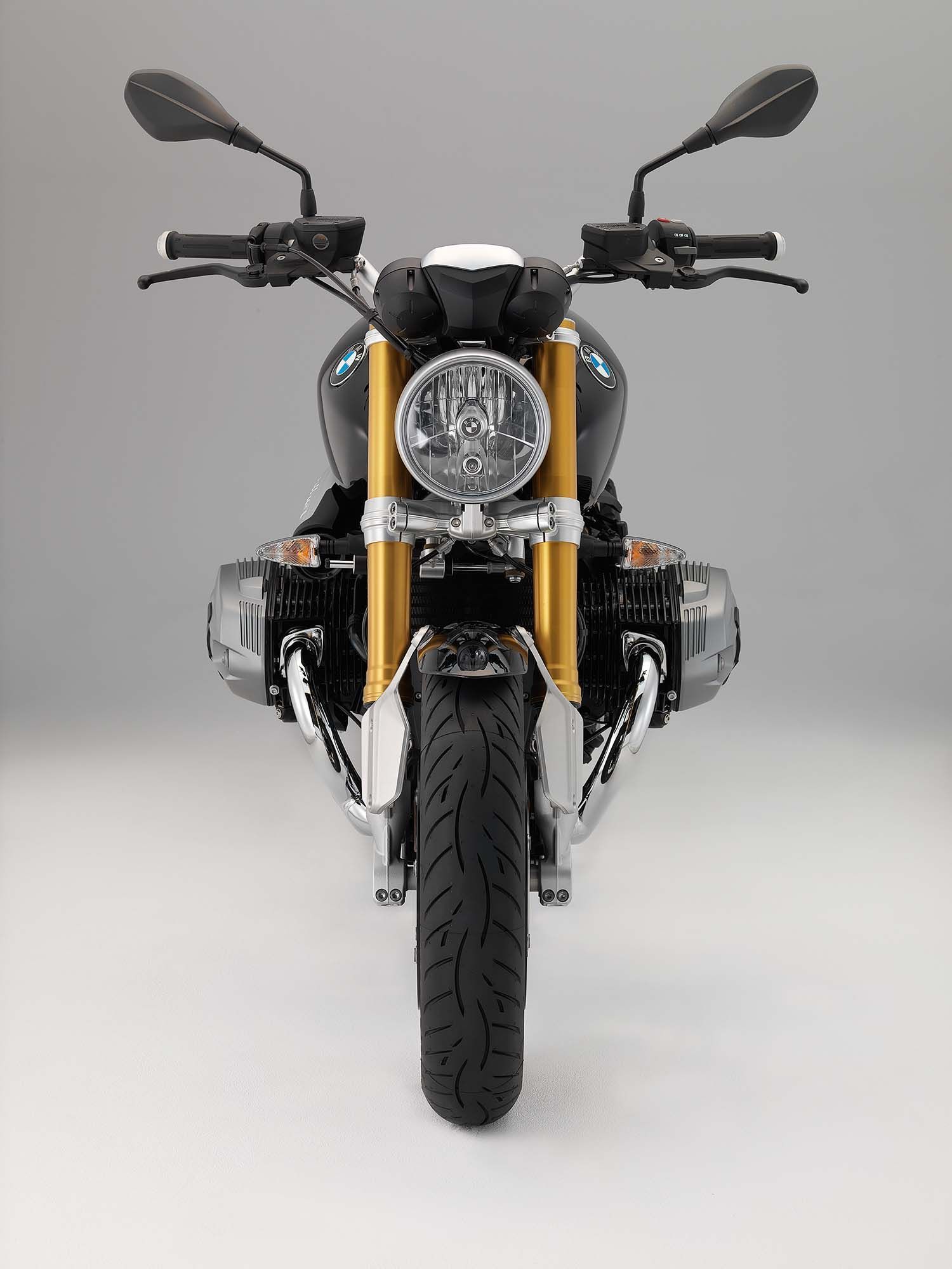 1500x2000 BMW R nineT BMW_R_nineT_181013_