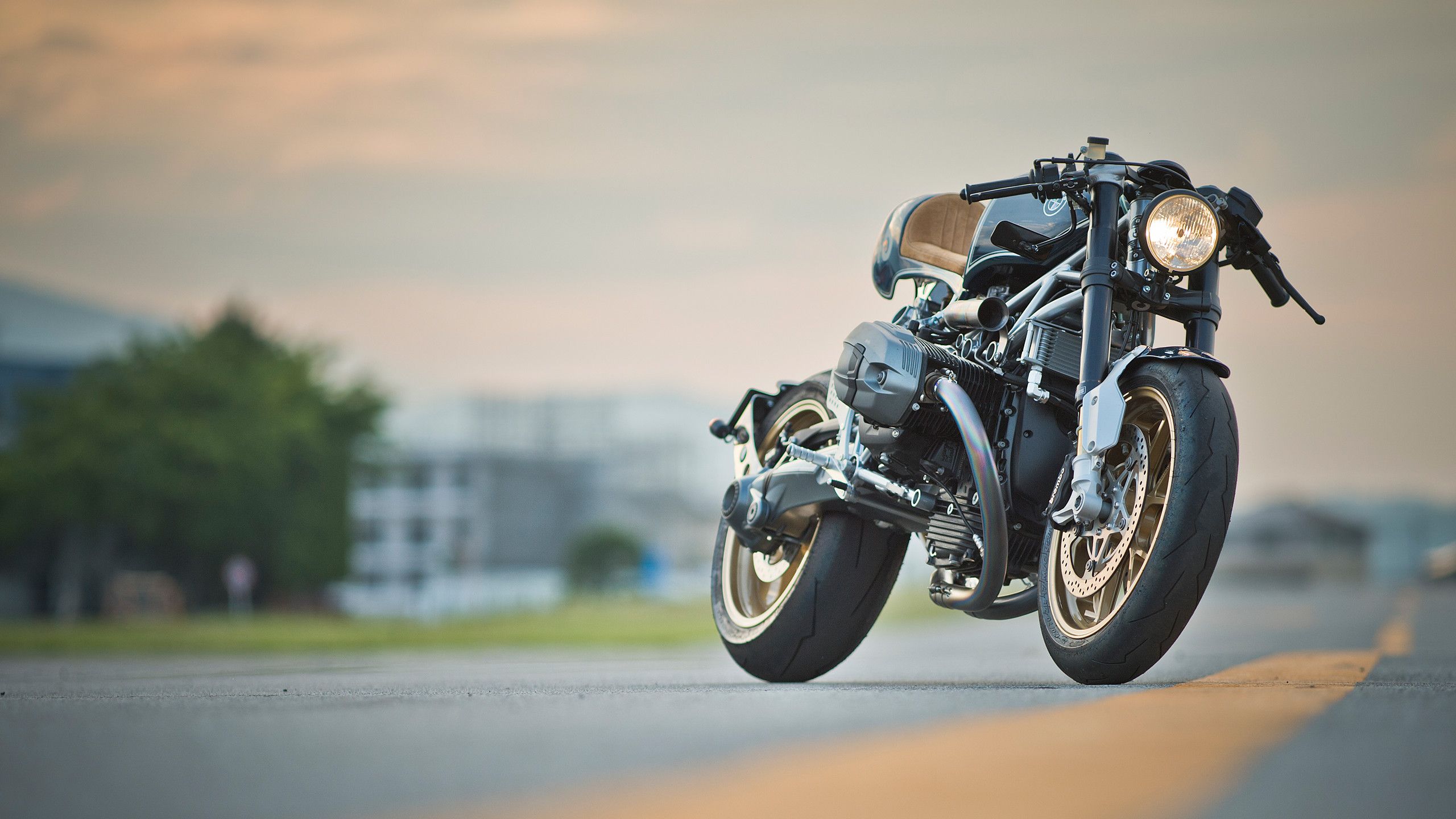 2560x1440 BMW R NineT Wallpaper