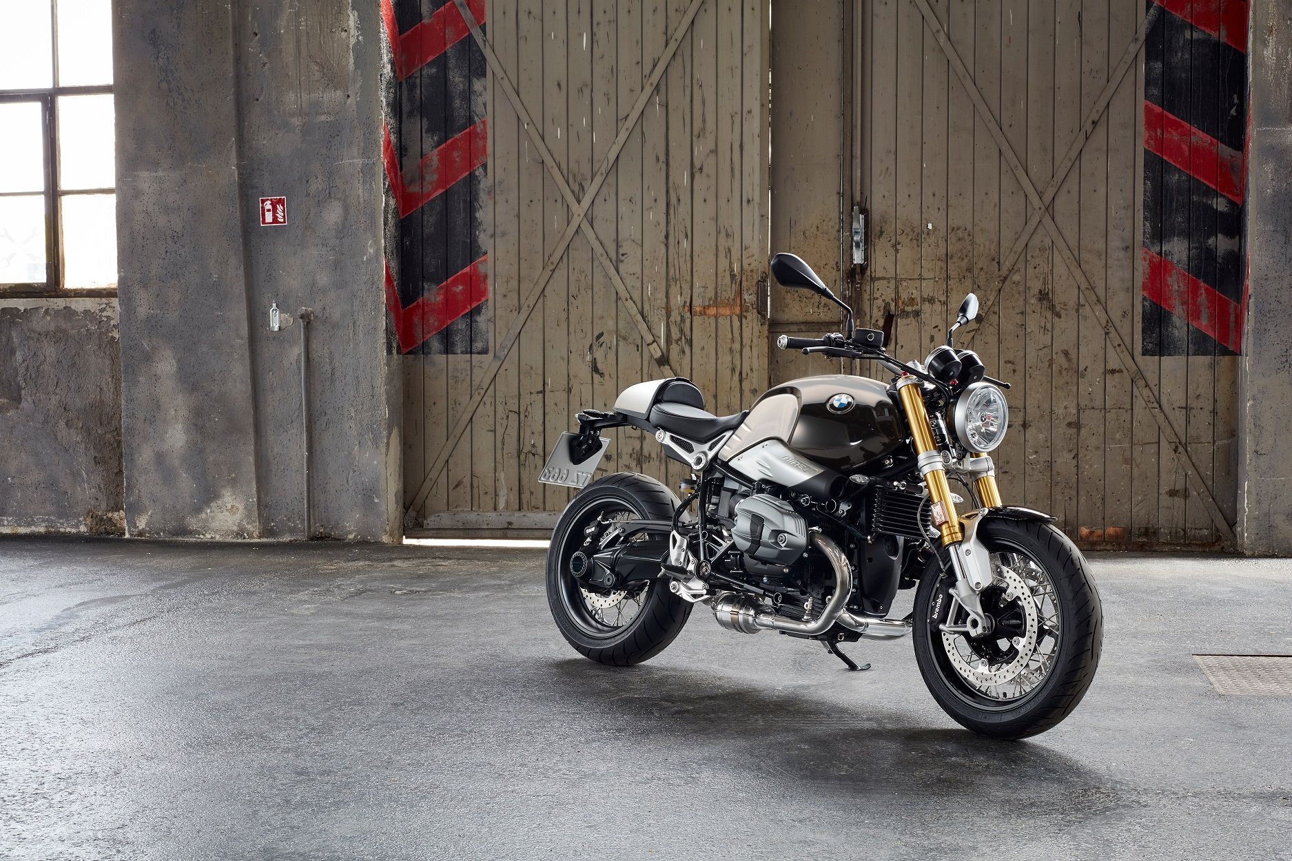 1875x1250 BMW R NineT