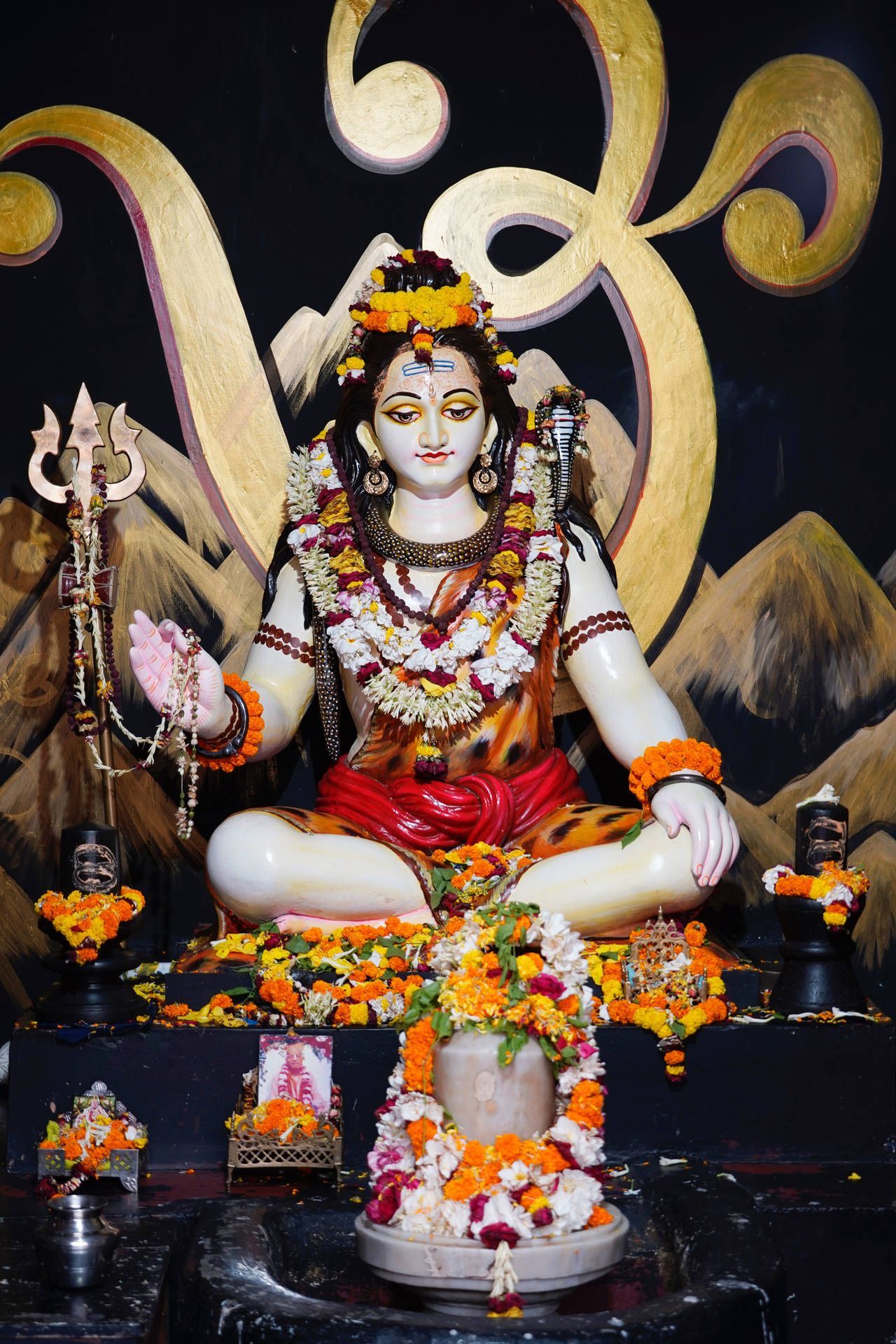 1280x1920 Download Orange Flowers Lord Shiva 8k Wallpaper