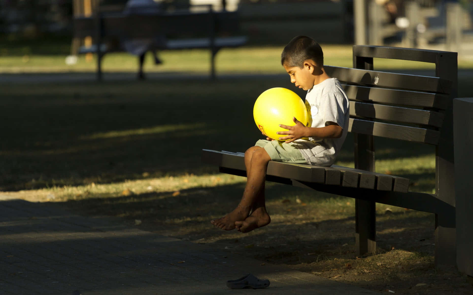 1920x1200 Download Poor Kid At The Park Wallpaper