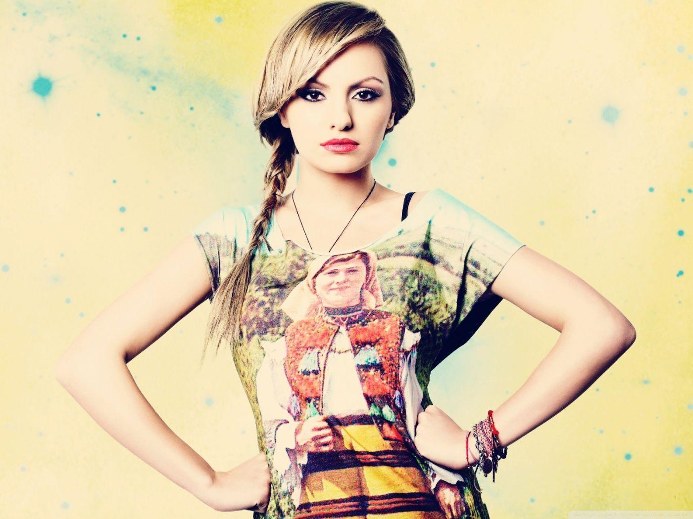 1400x1050 Alexandra Stan Wallpaper