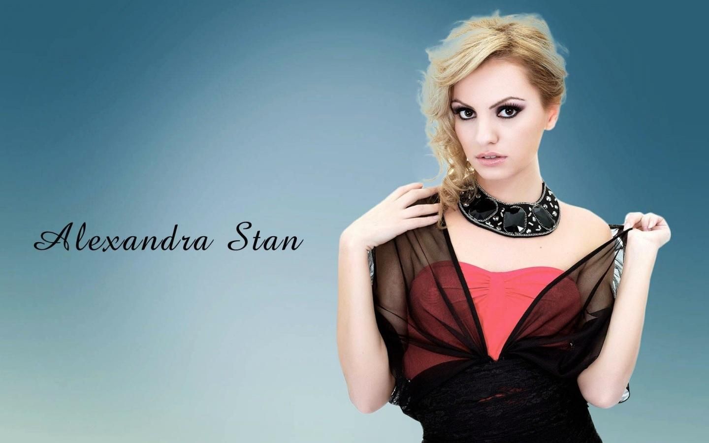 1440x900 Alexandra Stan Blonde Beauty Model Wallpaper Photo Background Alexandra Stan. Imágenes españoles