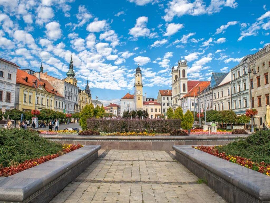 1024x768 11D8N EASTERN EUROPE AT EASE. Chan's World Holidays