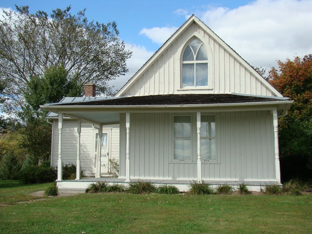 1024x768 American Gothic House in the Fall. American Gothic House Center