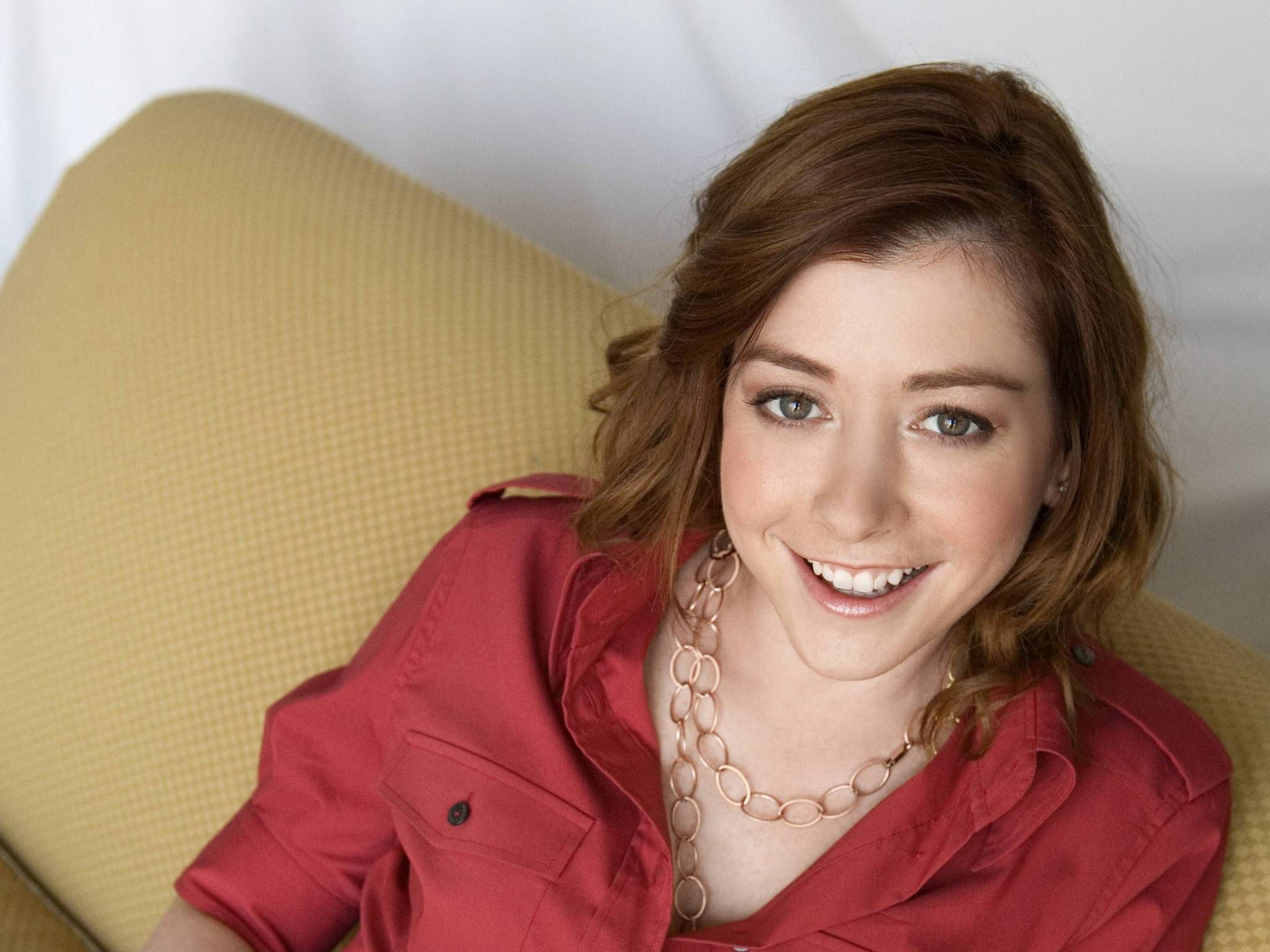 2048x1536 Alyson Hannigan HD Wallpaper and Background
