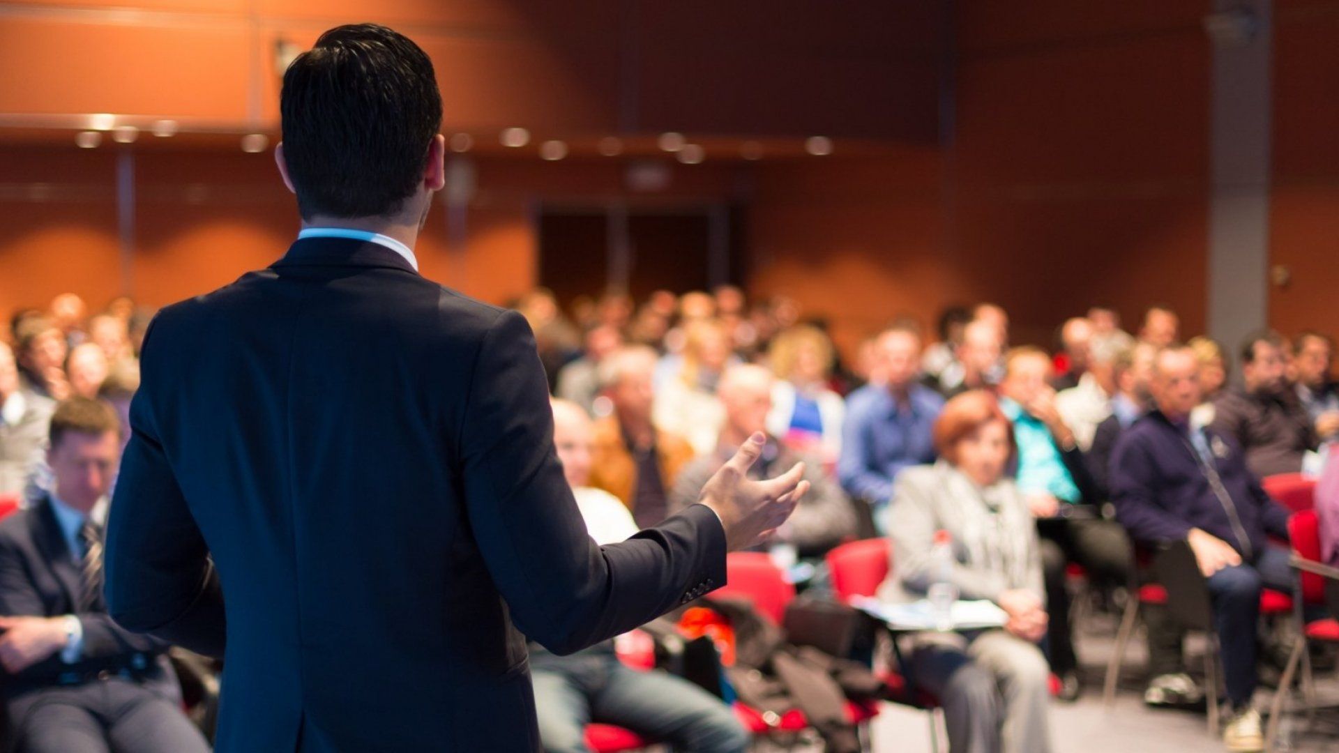 1920x1080 How Professional Speakers Convey Confidence on Stage