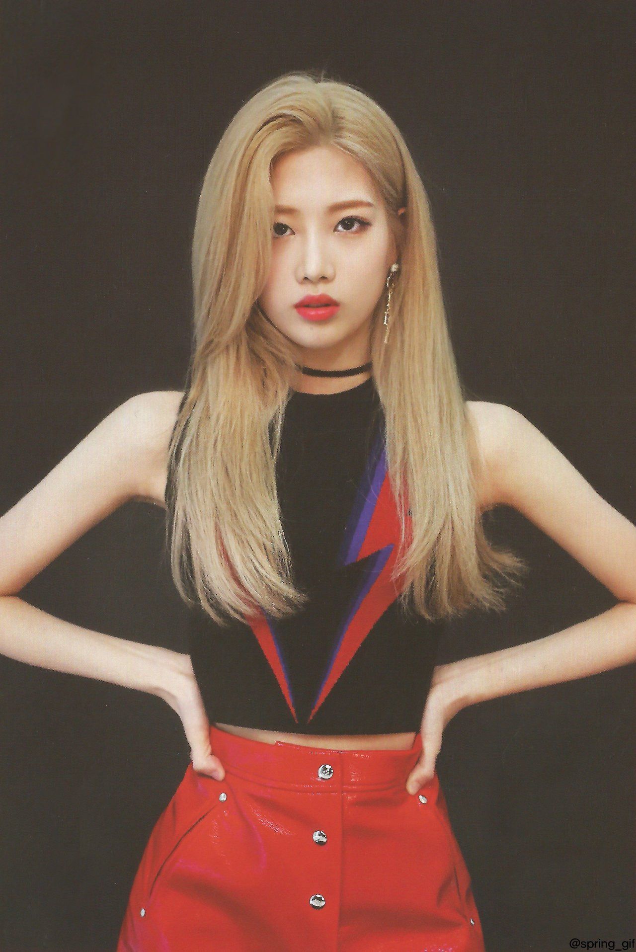 1280x1916 Kim Lip Loona Wallpaper