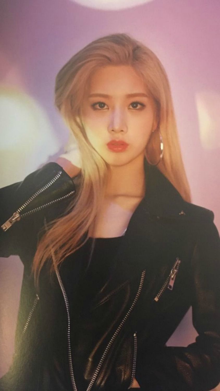 844x1500 LOONA WALLPAPERS Lip Wallpaper