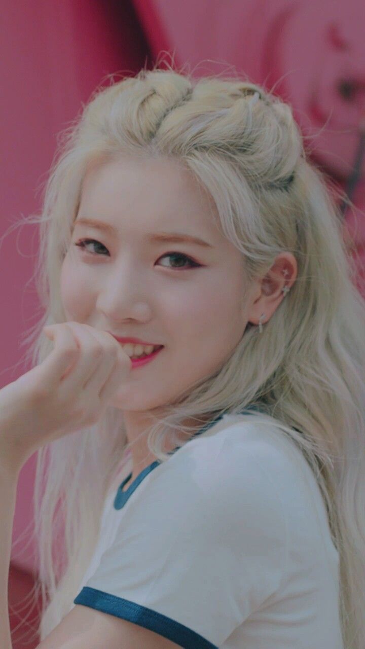 720x1280 Loona MV Hi High Screenshots Wallpaper Lockscreen HD Fondo de pantalla ViVi Yves JinSoul Haseul KimLip Chuu HeeJin HyunJin GoWon Choe. J pop, Loona kim lip, K pop