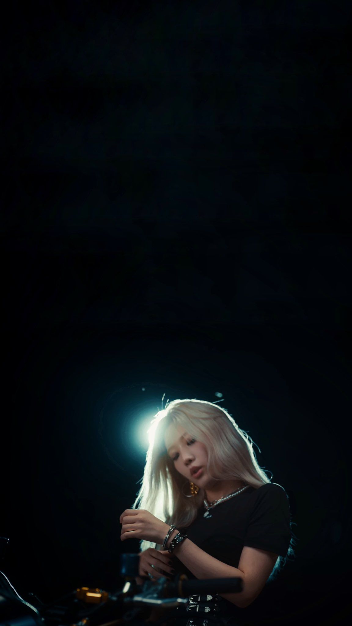 1152x2048 HYUNHEESOURCE. REST on X: [LOONA x Ryan Jhun] 'NOT FRIENDS' Lockscreen Wallpaper jinsoul yves heejin kim lip feel free to use ❗️do not reupload ❗️ #NotFriends #MAXIS #LOONA / X