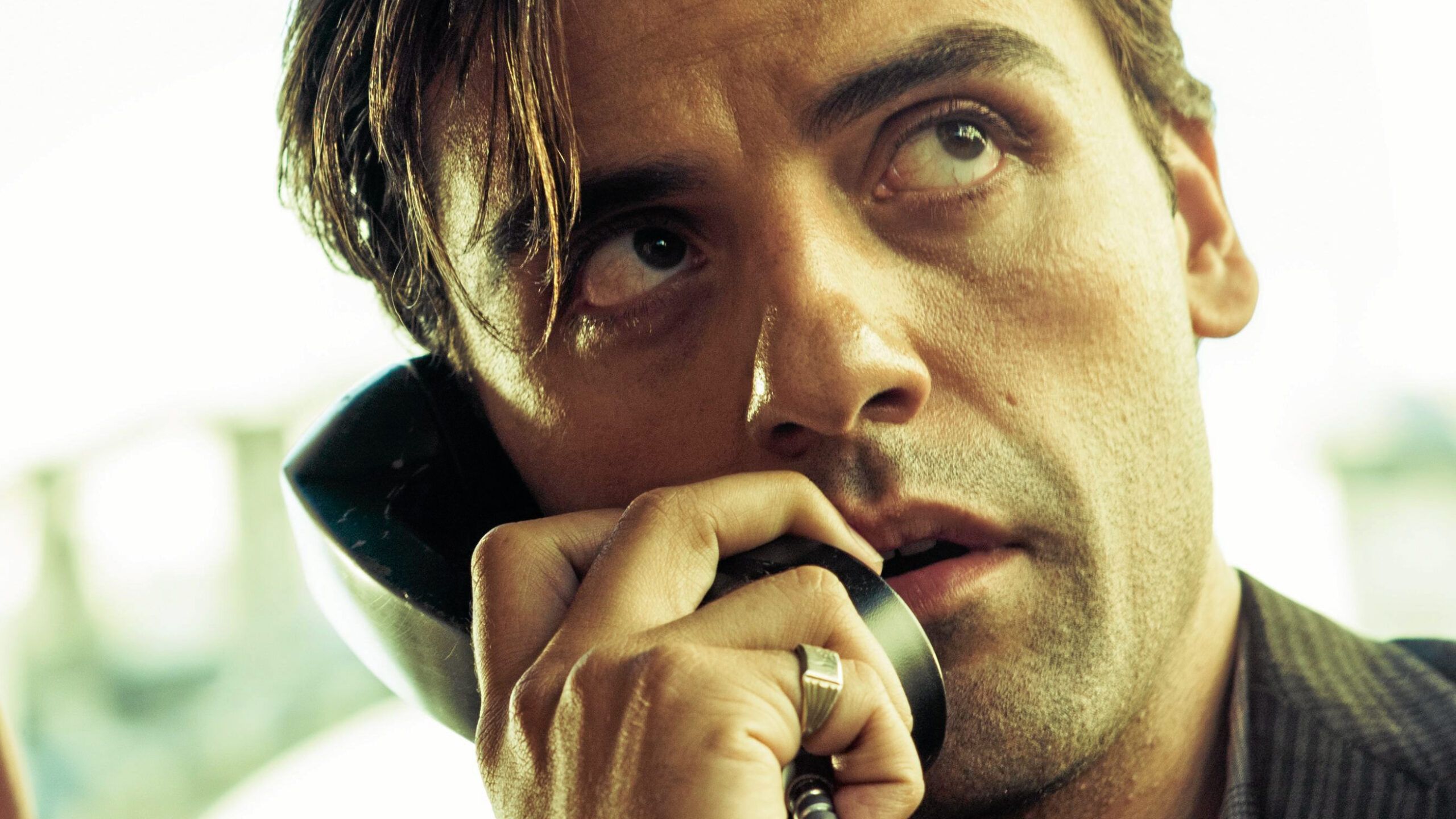 2560x1440 Oscar Isaac Actor Desktop Wallpaper 126526