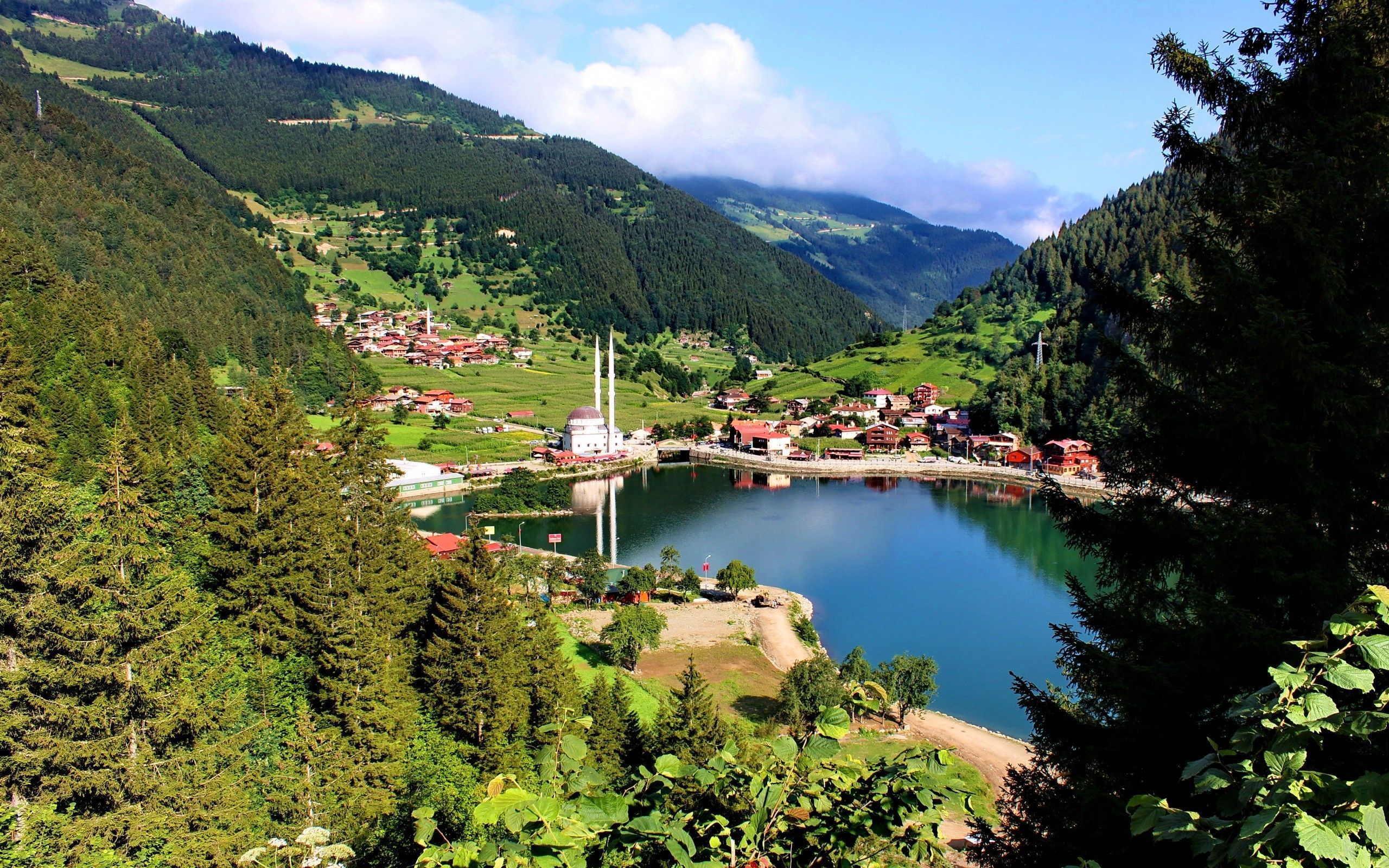 2560x1600 Trabzon Wallpaper