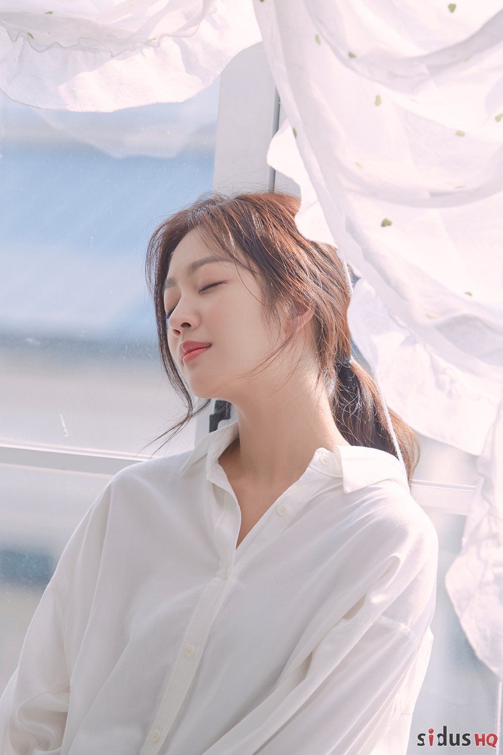 1000x1500 Jo BoAh, ChungHa Has M V Behind The Scene