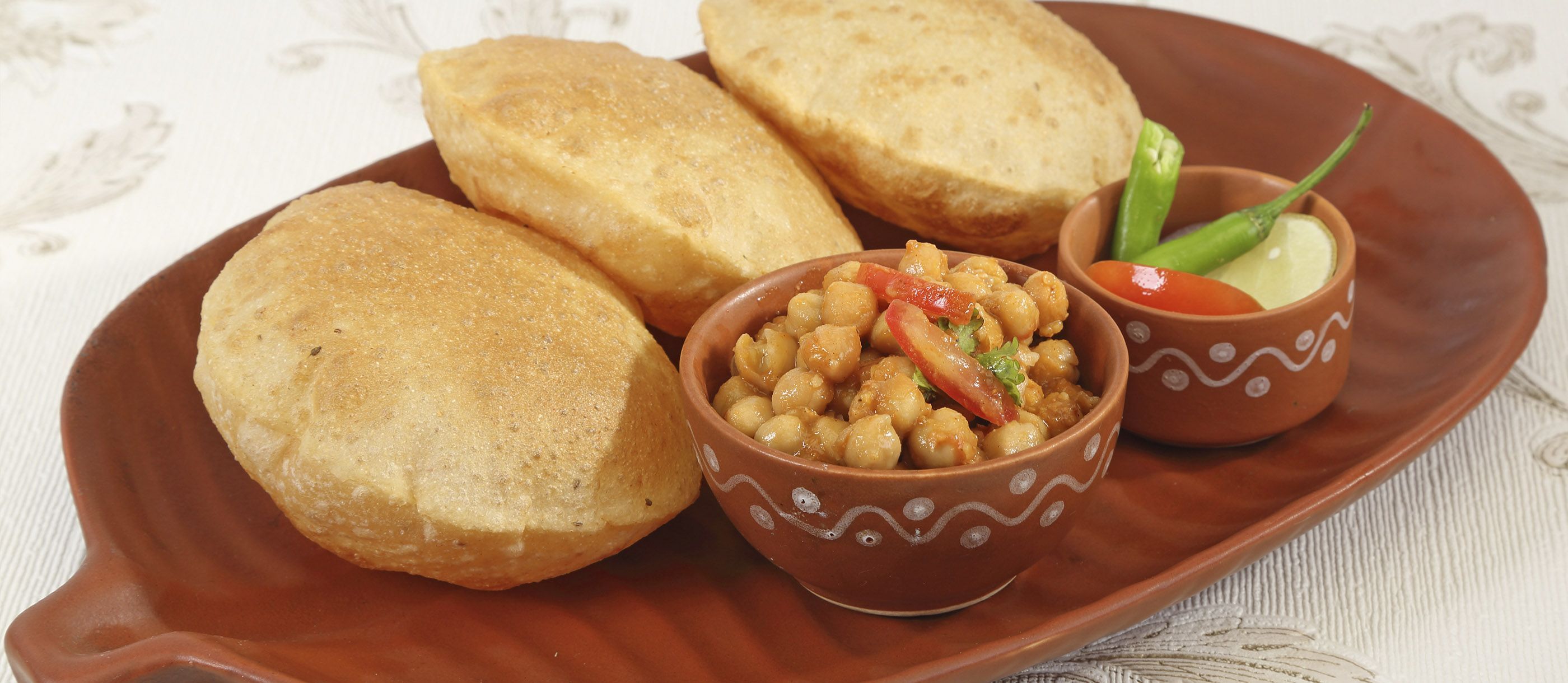 2800x1220 Chole Bhature. Traditional Street Food From Delhi, India