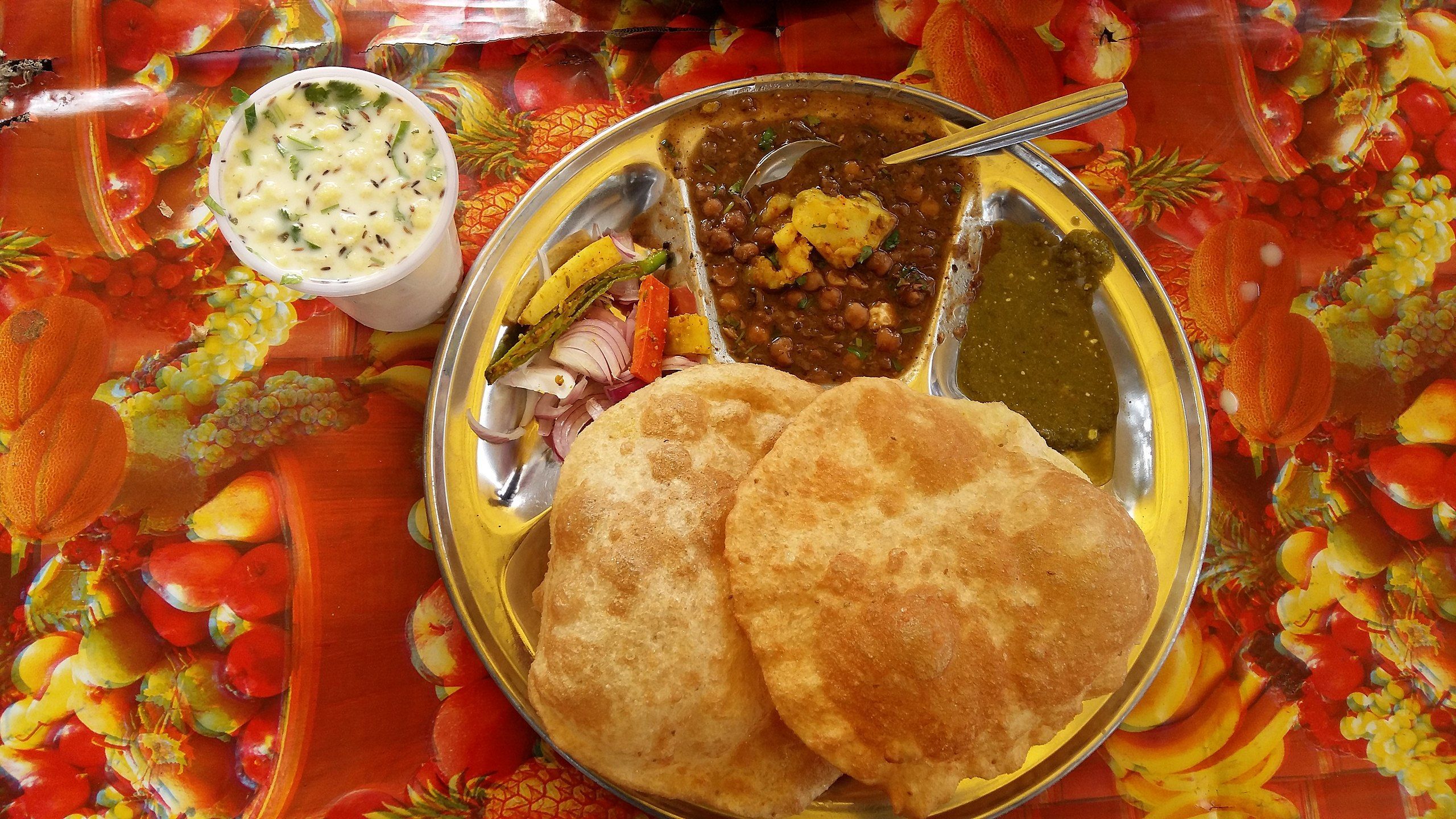 2560x1440 Chole Bhature on the