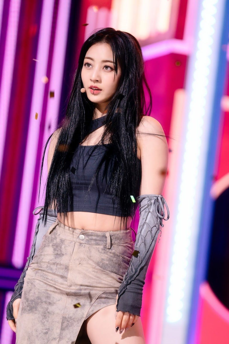960x1440 Stunning HD Photo Of TWICE's Members During Their Set Me Free Stage That Will Make You Swoon