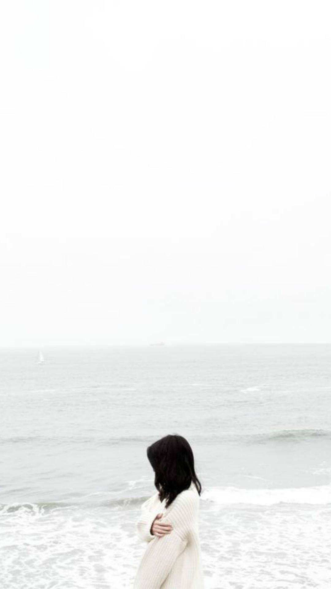 1080x1920 Download Girl Aesthetic On The Beach Wallpaper