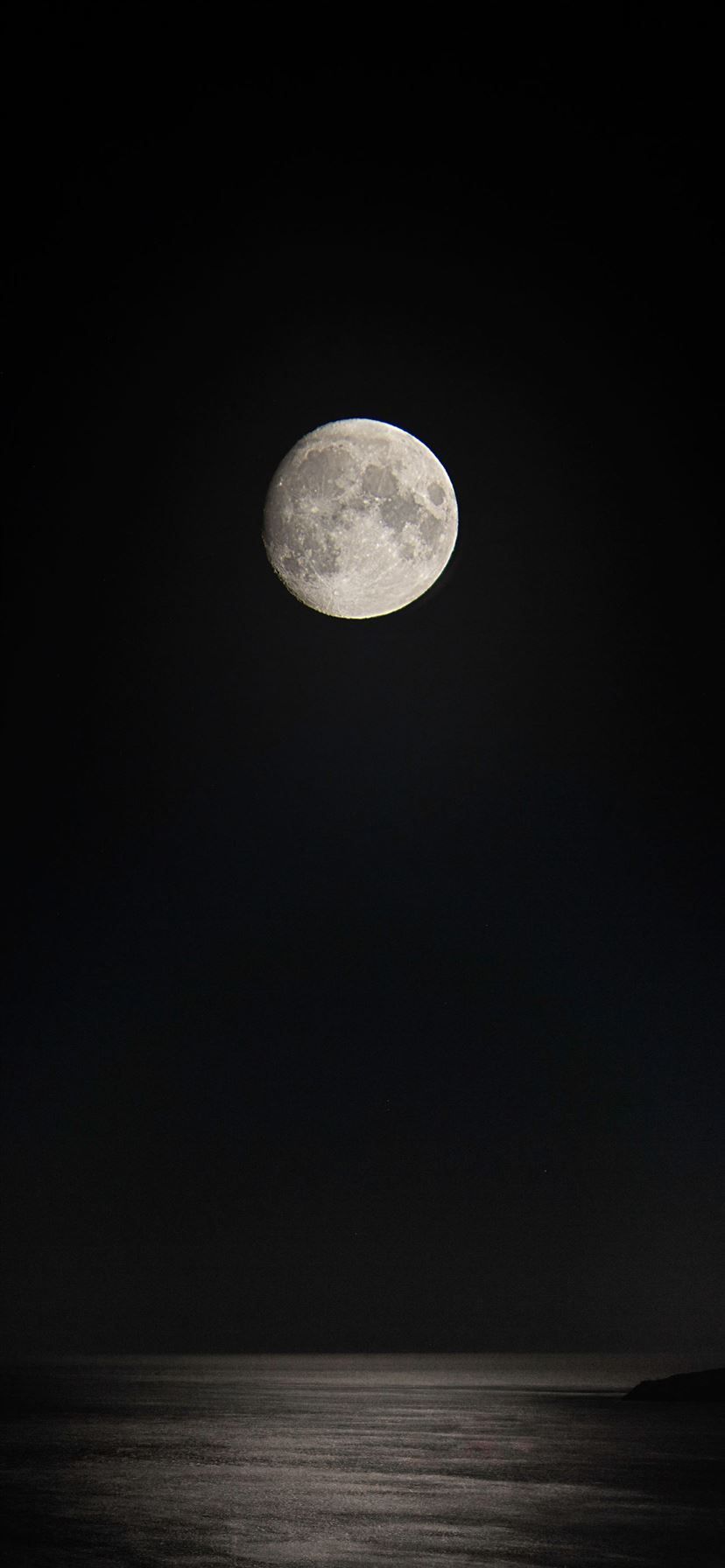 828x1792 gray full moon over the sea iPhone 11 Wallpaper Free Download
