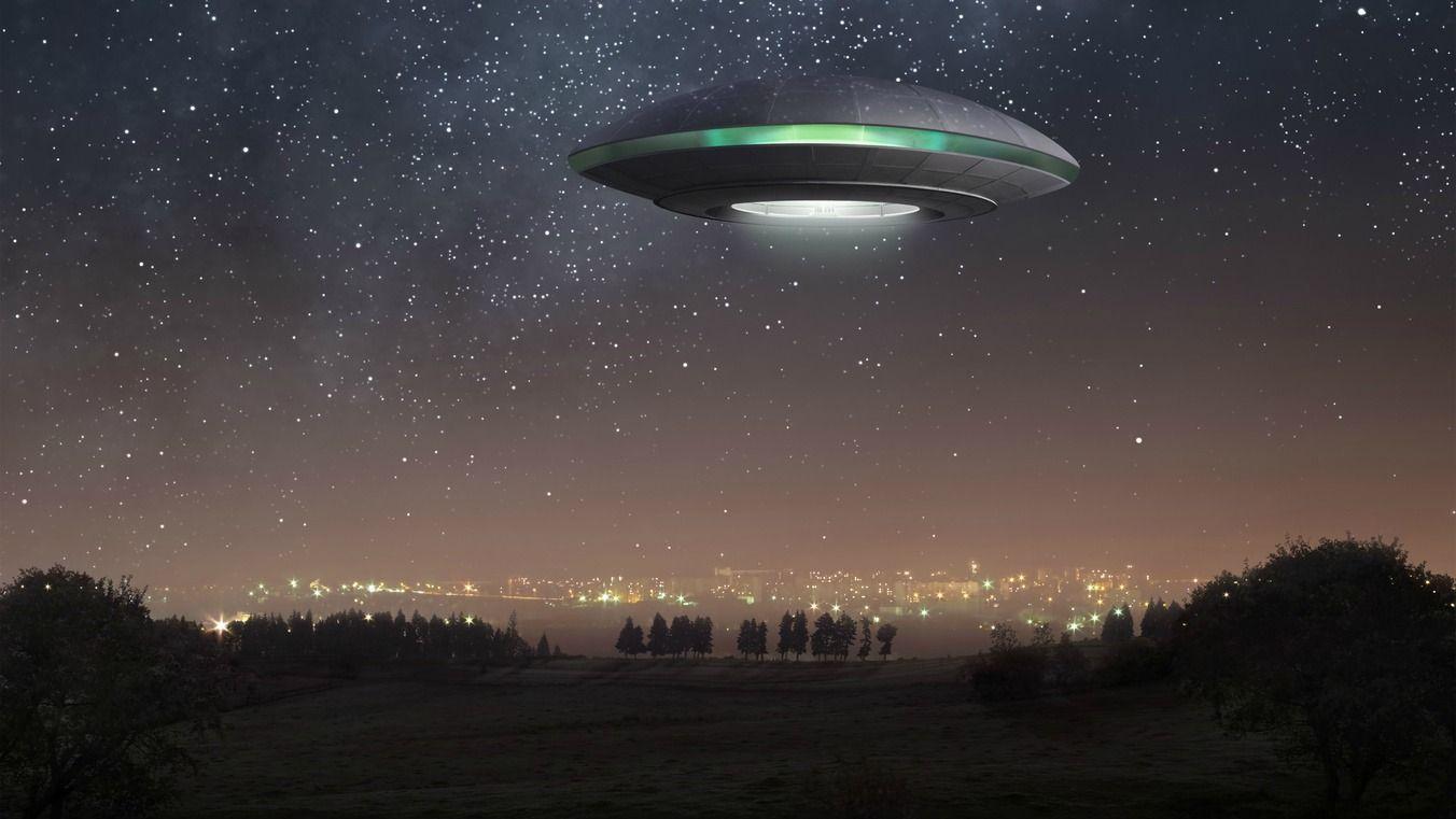 1352x761 Fantasy Background, 418597 UFOs Wallpaper,