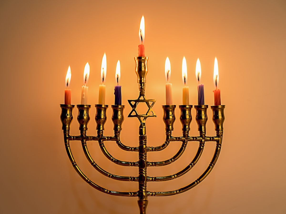 1200x900 Does a Photo Show a Menorah Displayed in Defiance of Nazism?