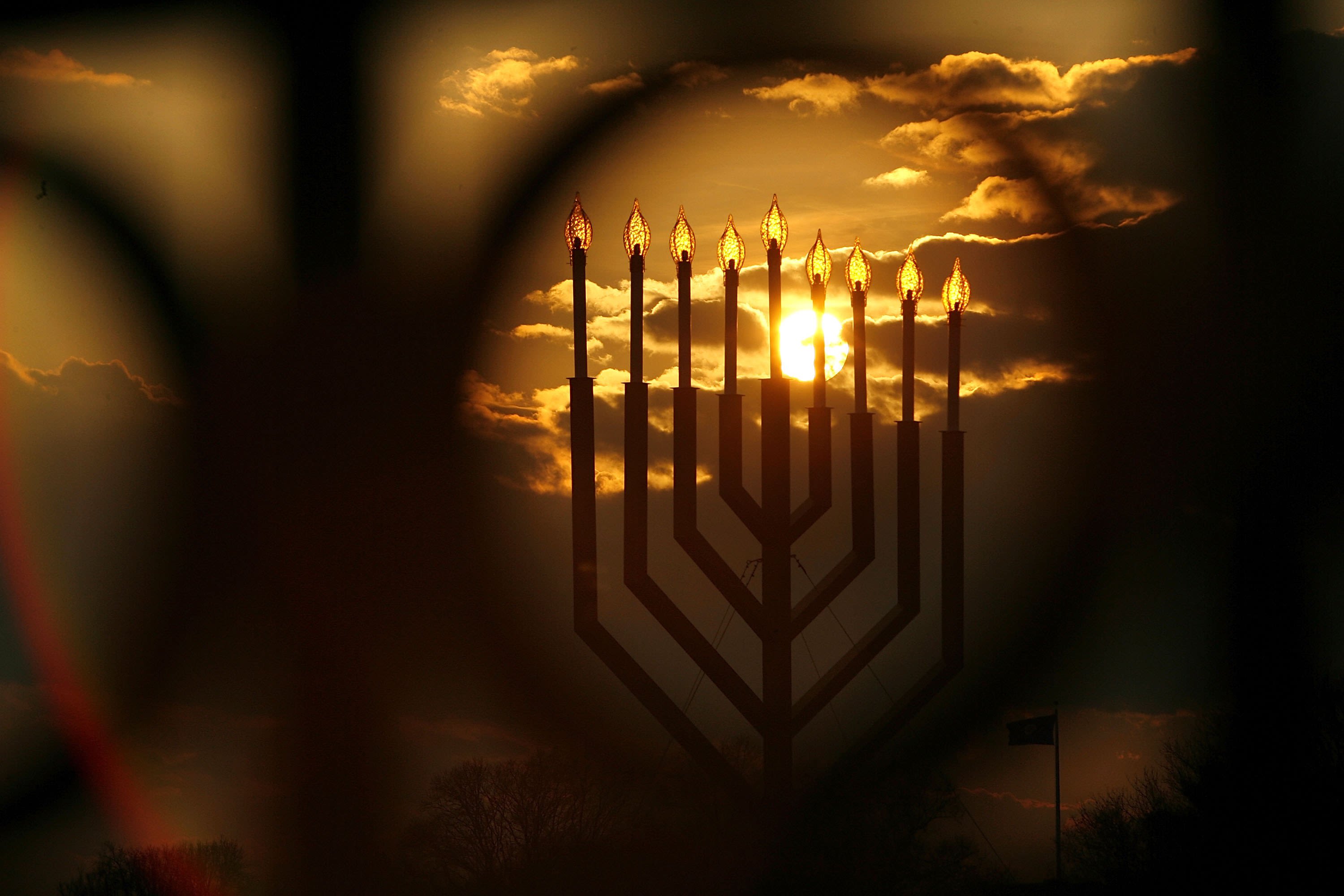 3000x2000 Hanukkah Fast Facts