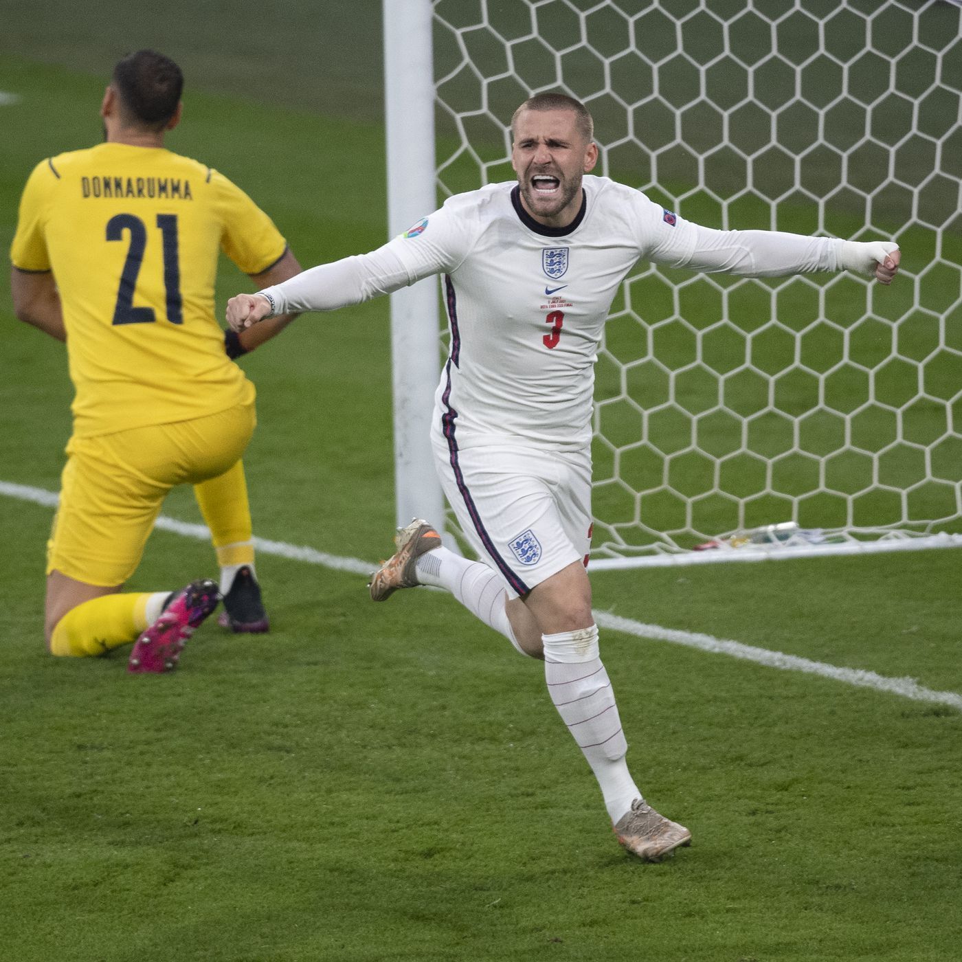 1400x1400 Luke Shaw's Renaissance Busby Babe