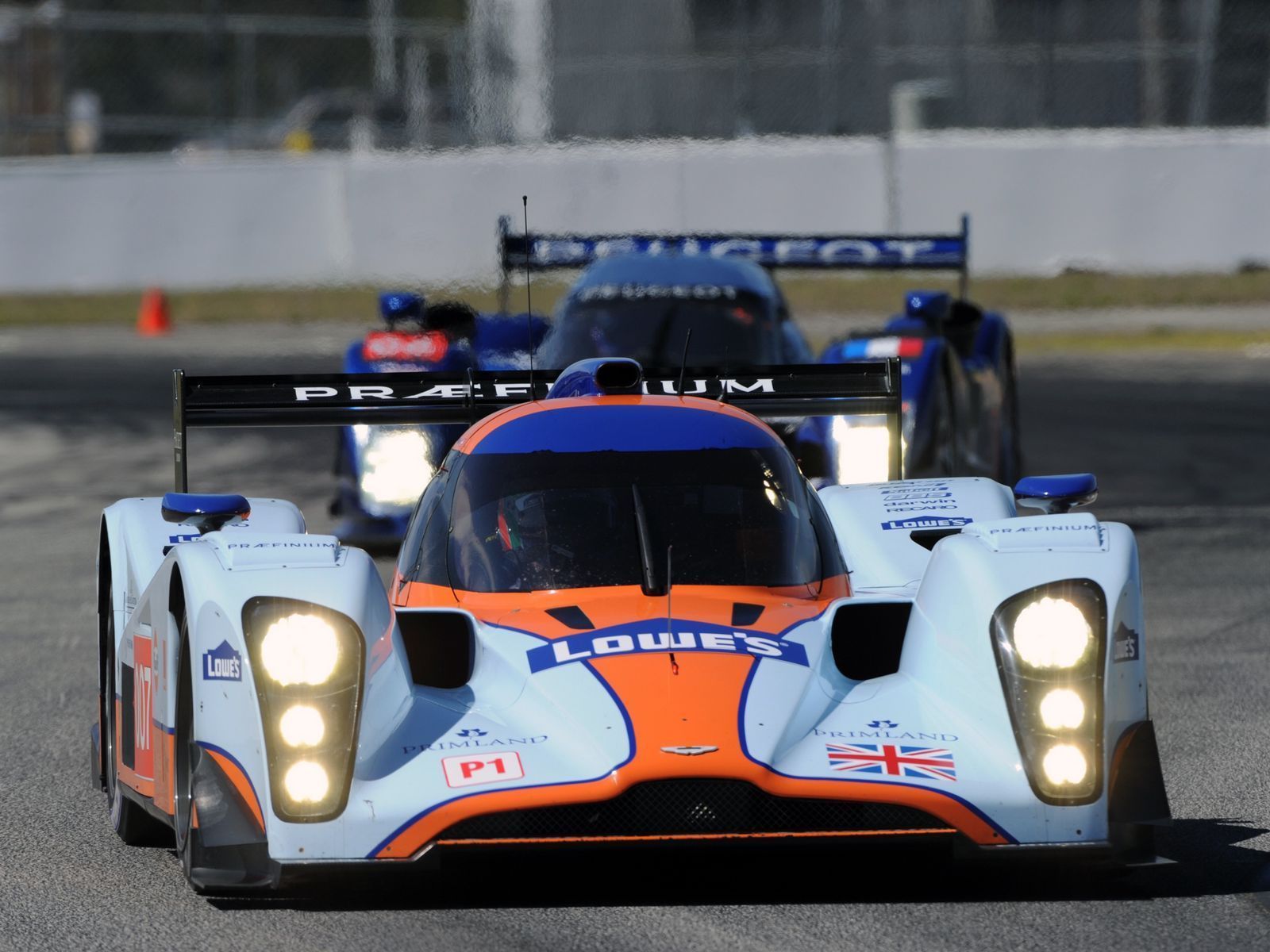 1600x1200 Download wallpaper 1600x1200 aston martin, lmp white, orange, front view, sports, racing, asphalt standard 4:3 HD background