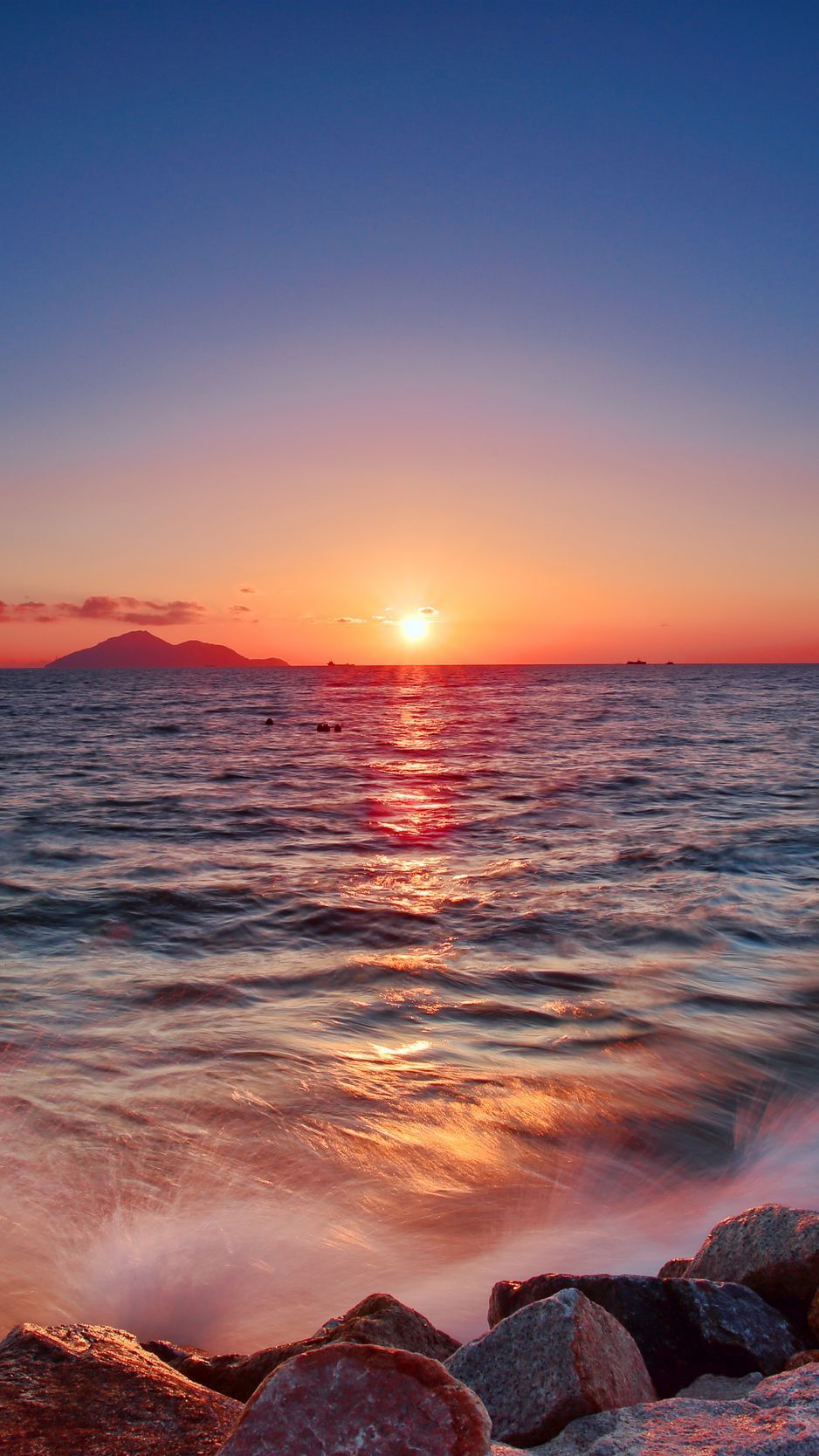 938x1668 Download Wallpaper 938x1668 Sun, Sunset, Sea, Waves, Water, Landscape Iphone 8 7 6s 6 For Parallax HD Background