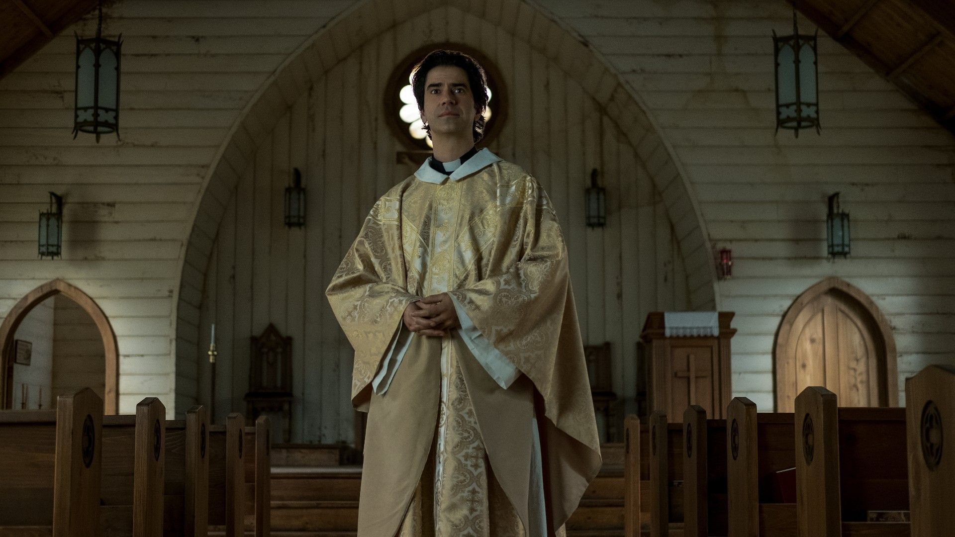 1920x1080 Midnight Mass Review: It's A Holy Terror
