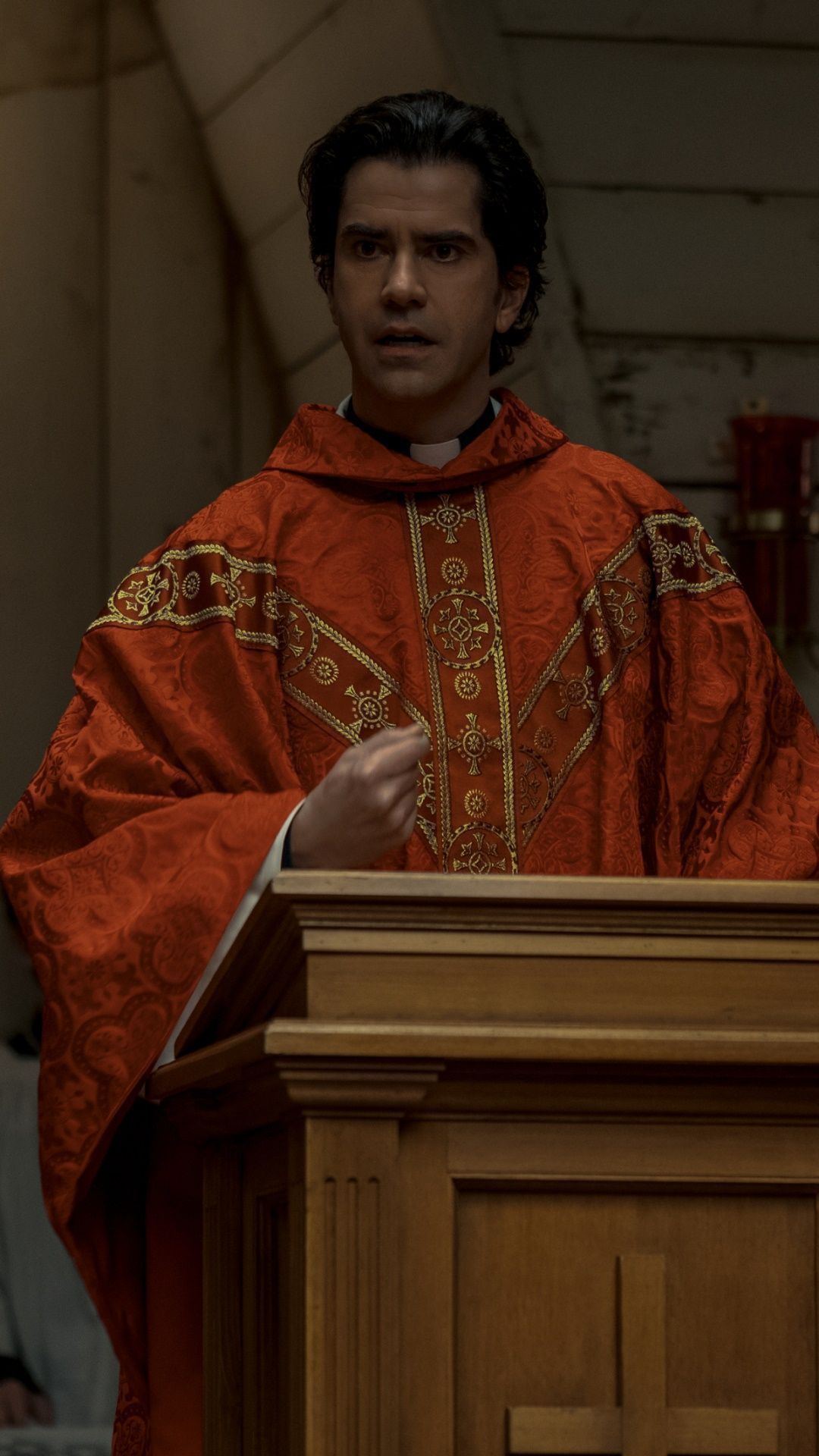 1080x1920 Wallpaper / TV Show Midnight Mass Phone Wallpaper, Hamish Linklater, 1080x1920 free download