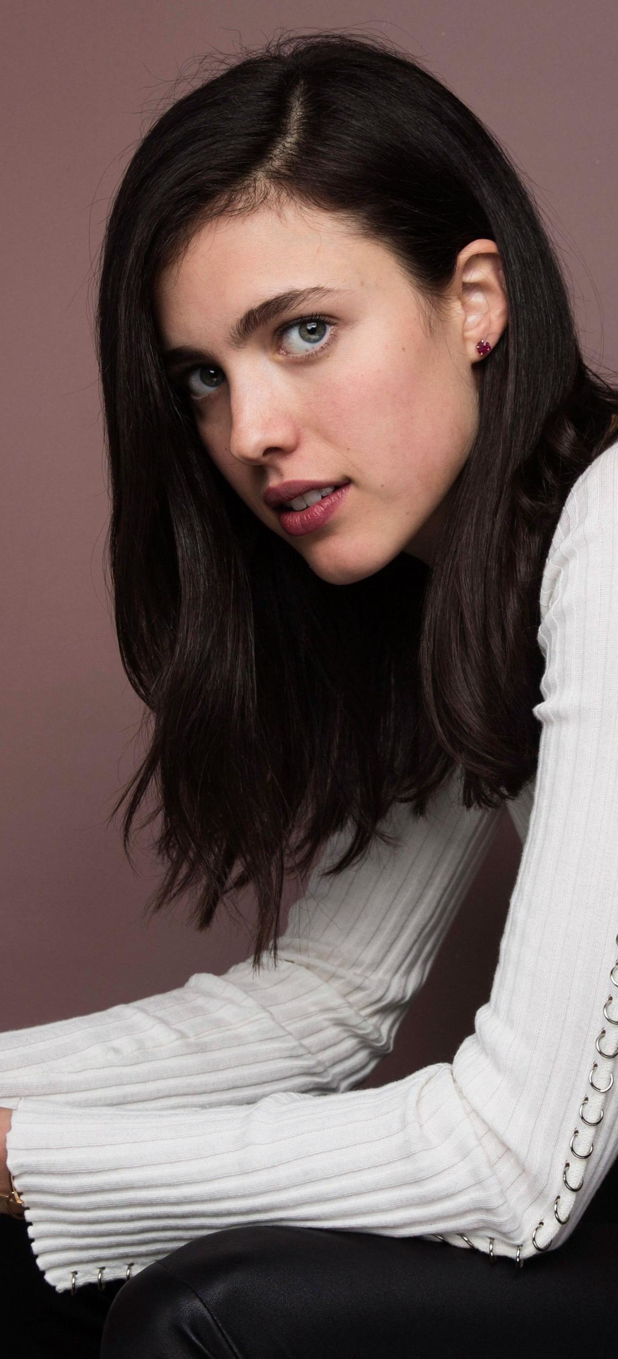 1228x2700 Wallpaper / Celebrity Margaret Qualley Phone Wallpaper, Black Hair, American, Actress, 1228x2700 free download