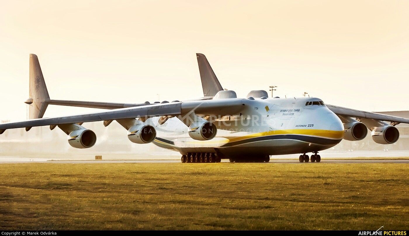 1400x806 Antonov An 225