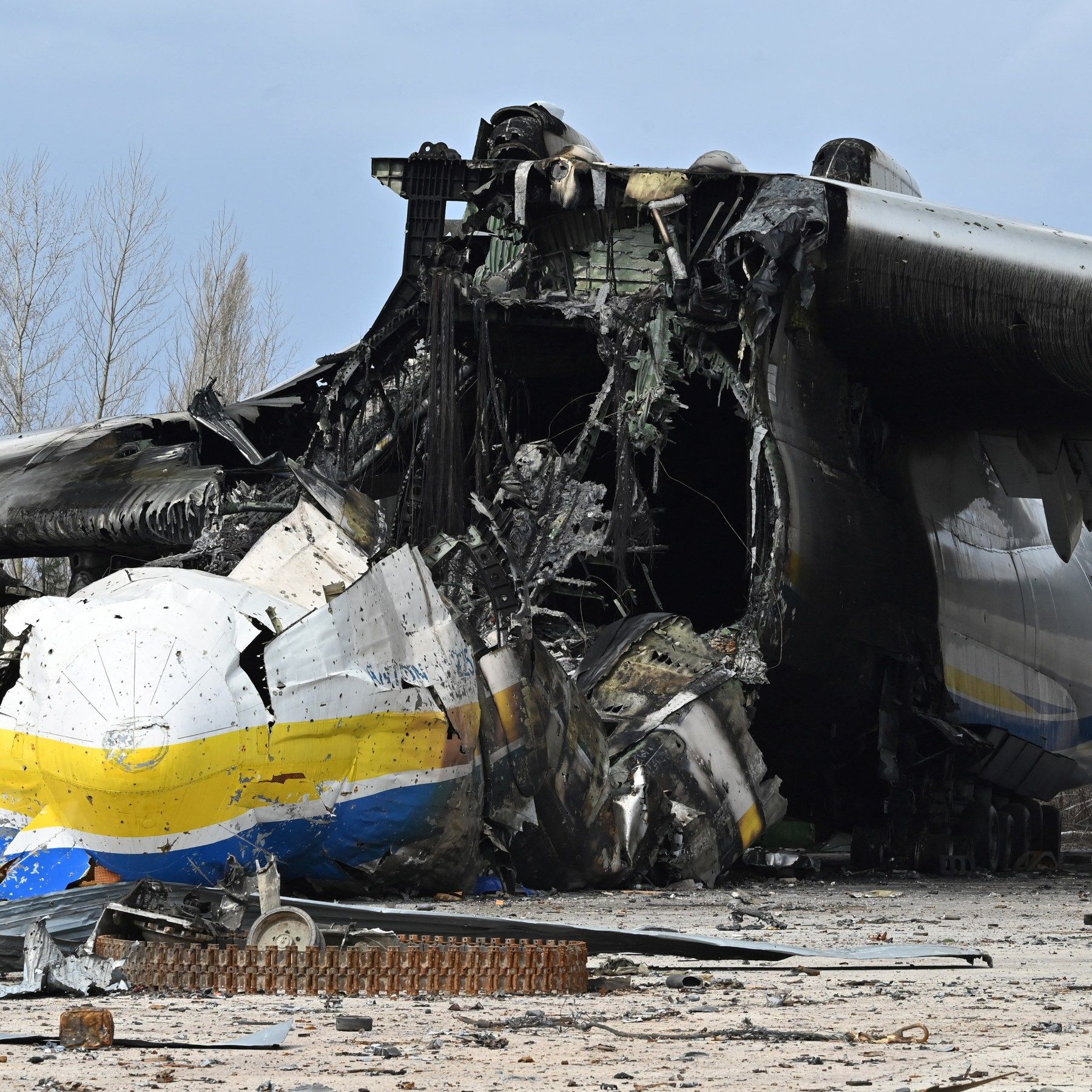 1800x1800 Antonov An 225 Mriya: World's Largest Plane Wrecked In Kyiv Fight. Russia Ukraine War News