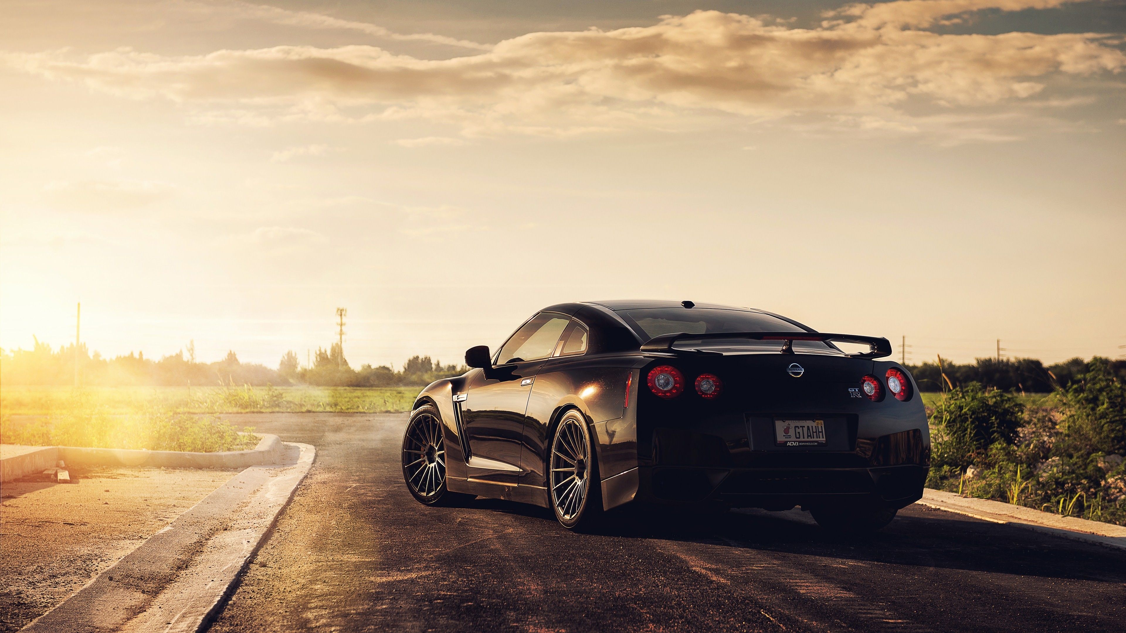 3840x2160 4K Car Wallpaper