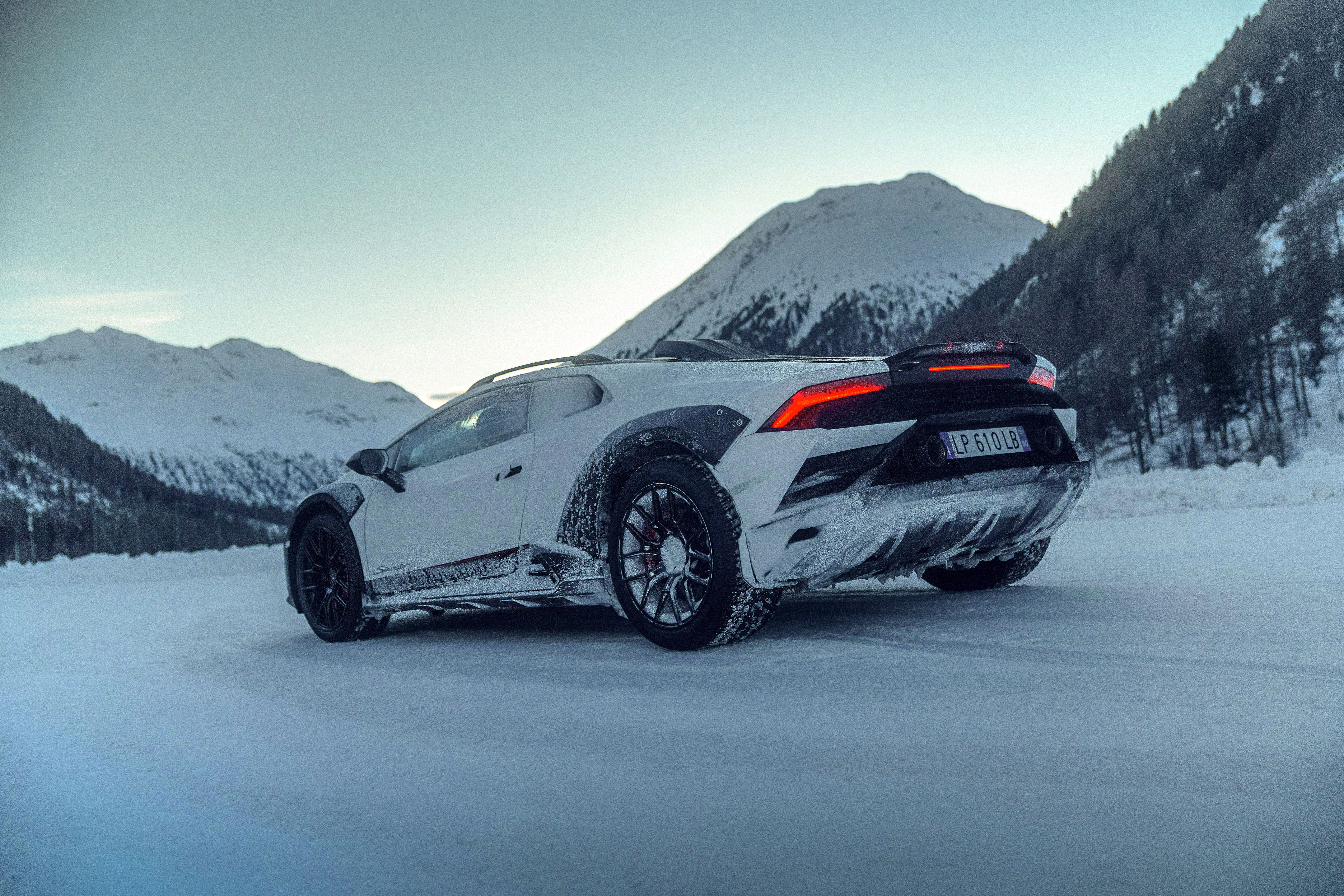 7008x4672 4K Supercar Wallpaper and Background Image