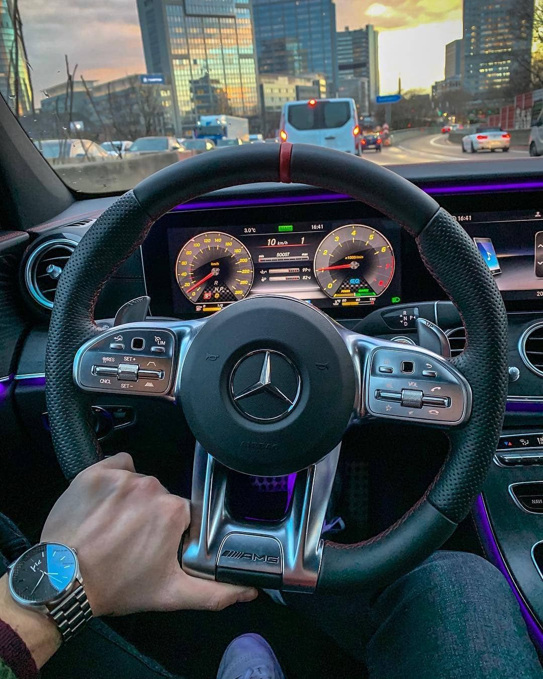1080x1350 Benz _role