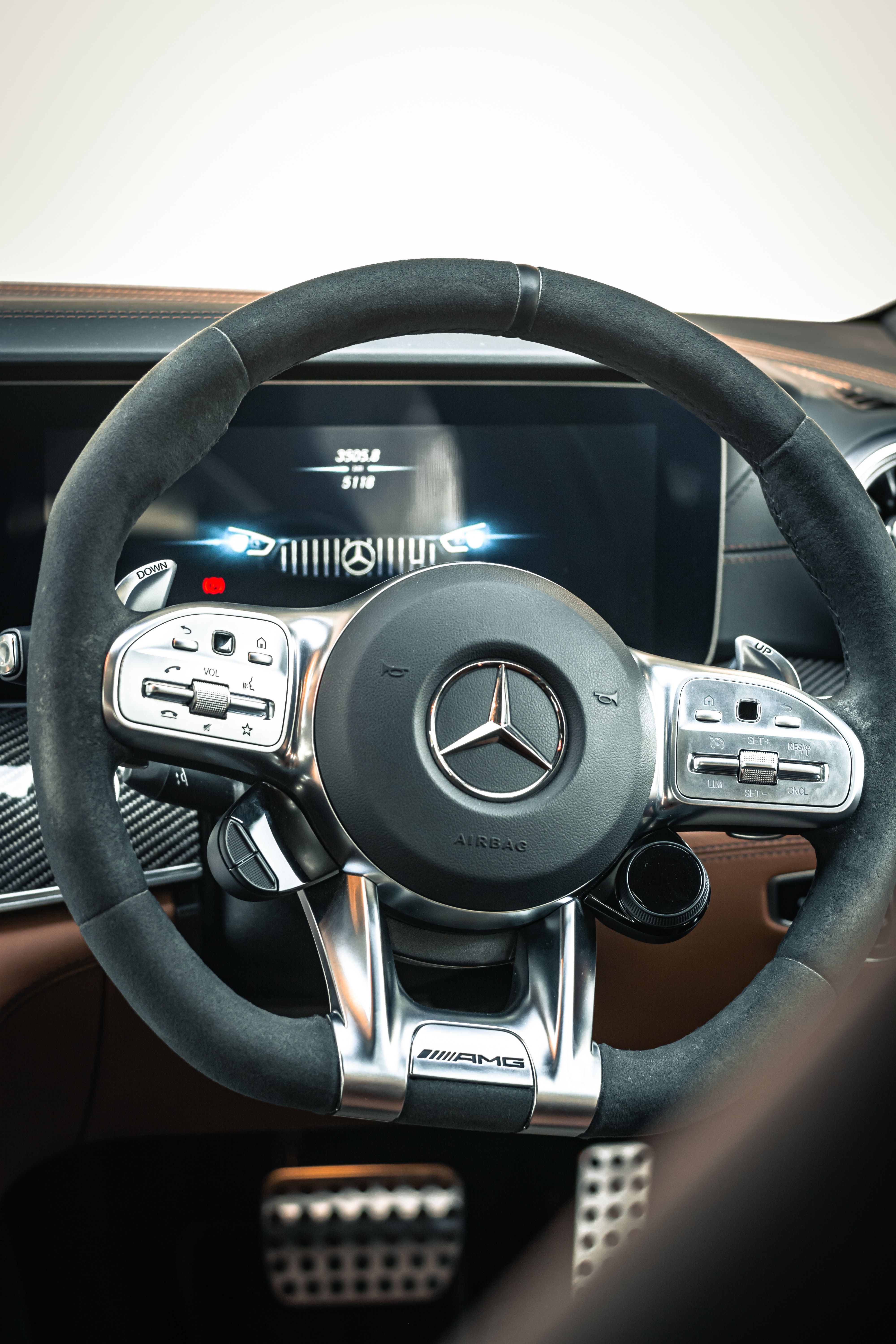 4000x6000 Mercedes Benz Car Interior · Free