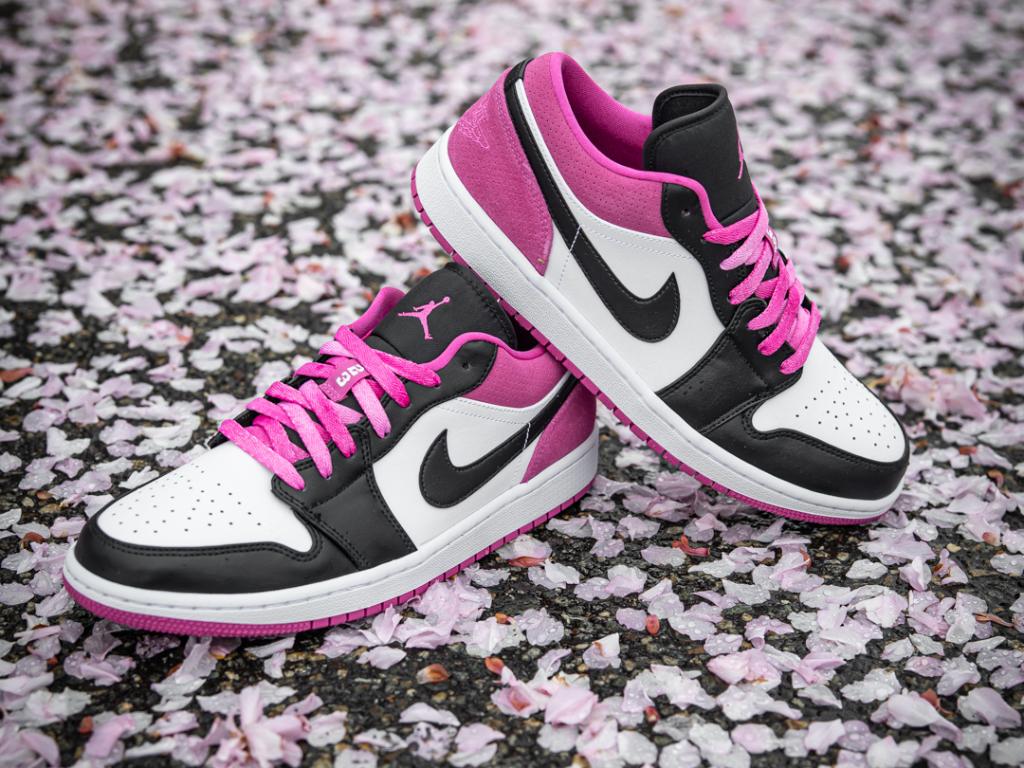 1024x768 Foot Locker on X: Rock pink. Grab the #jordan 1 Low online Shop: / X