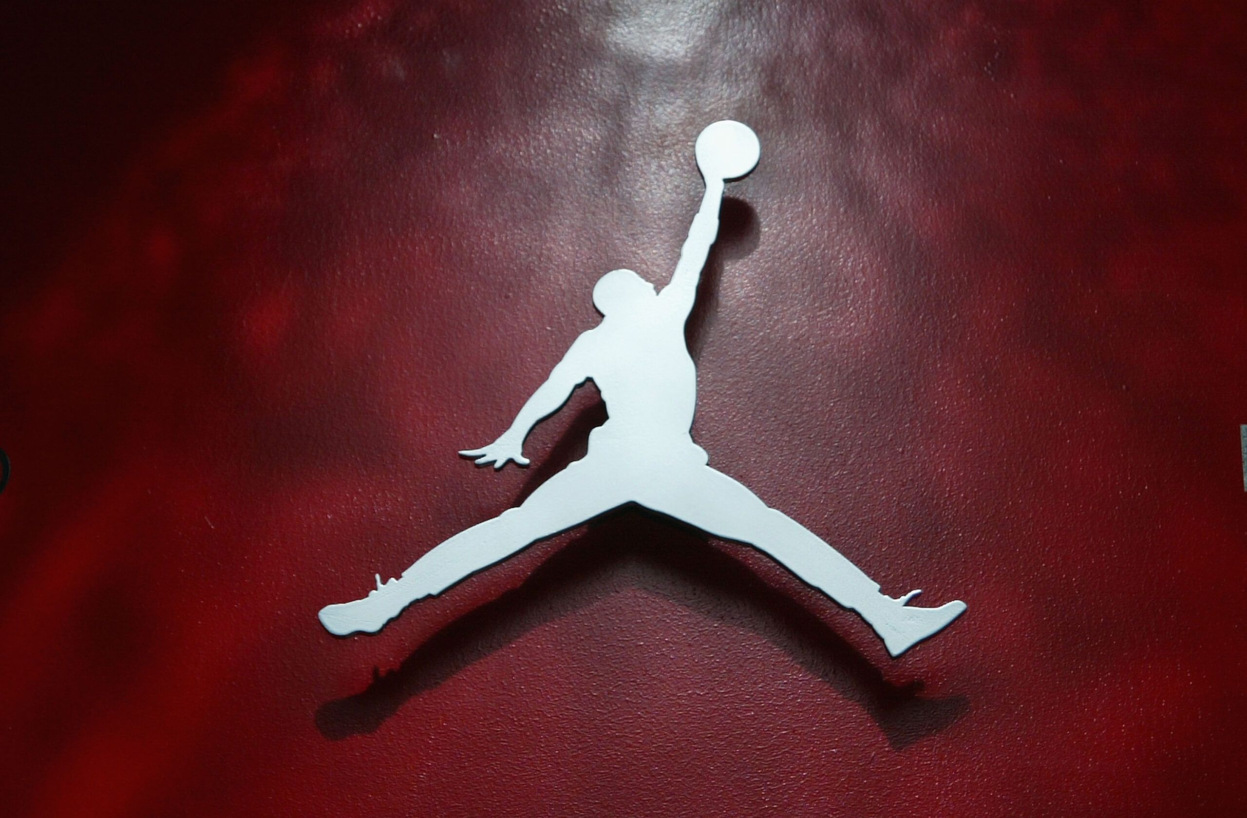 2560x1679 Air Jordan 1 Low “Dark Grey” Exclusive Photo