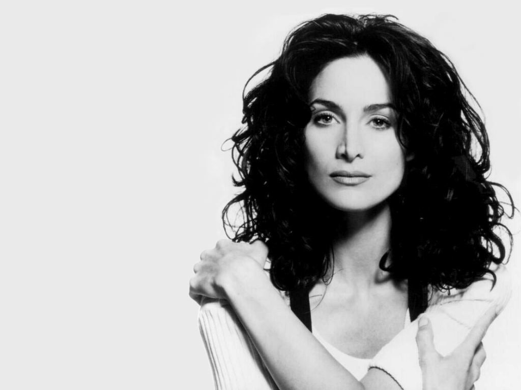 1024x768 Carrie Anne Moss Screenshots, Image And Picture