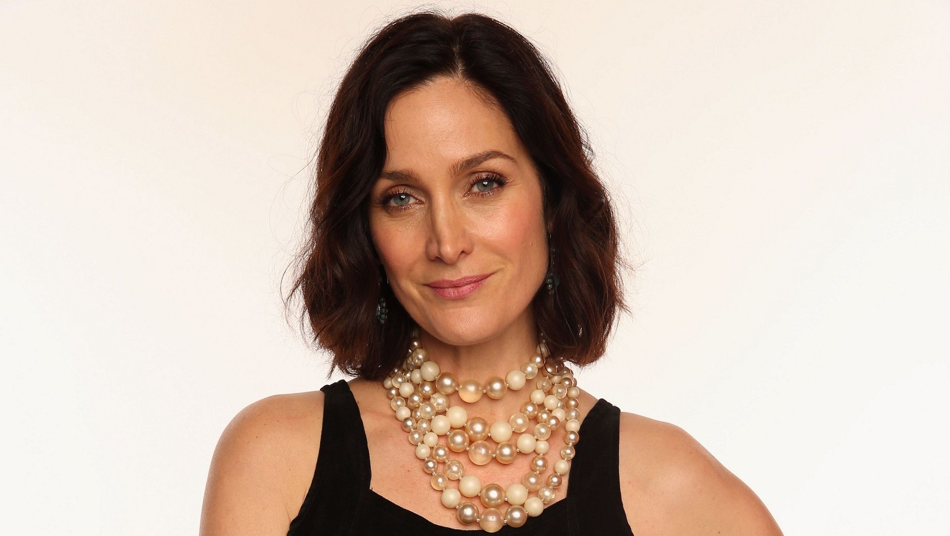 1920x1083 Celebrity Carrie Anne Moss HD Wallpaper
