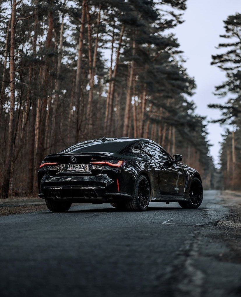 827x1019 LUX Lifestyle on X: BMW M4 G82